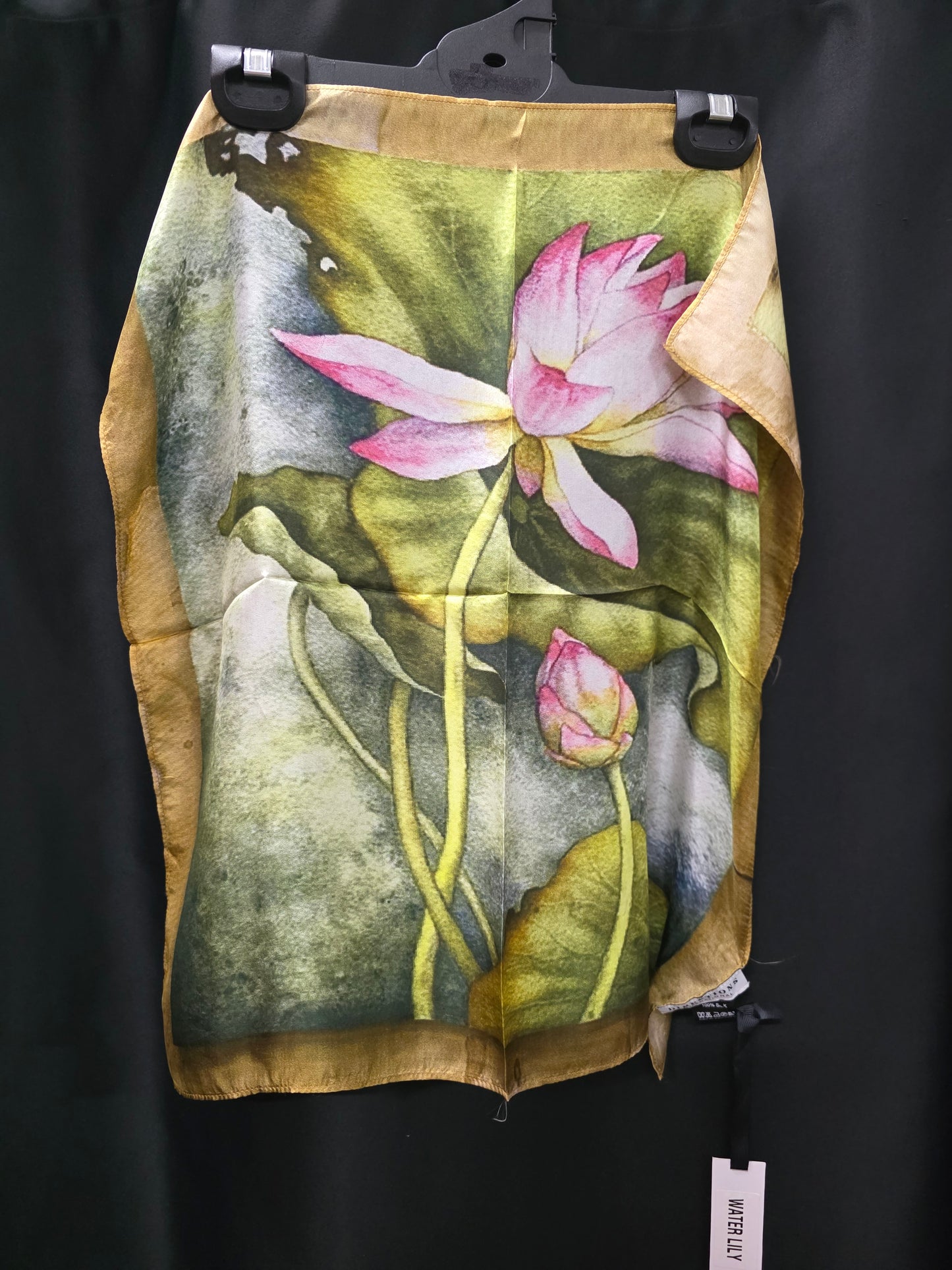 Directions International - Magnolia Scarf / SKOMAGX50