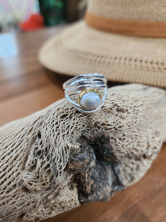 TMOVJ - Contemporary Eyeband Ring size 9