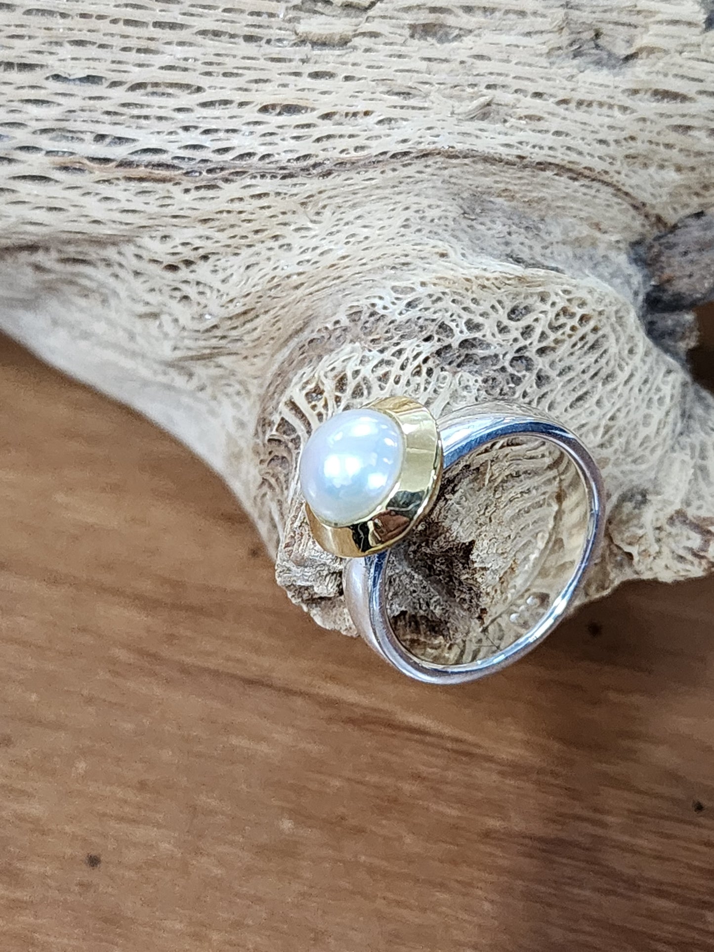 TMOVJ - Luxury White Button Pearl Ring