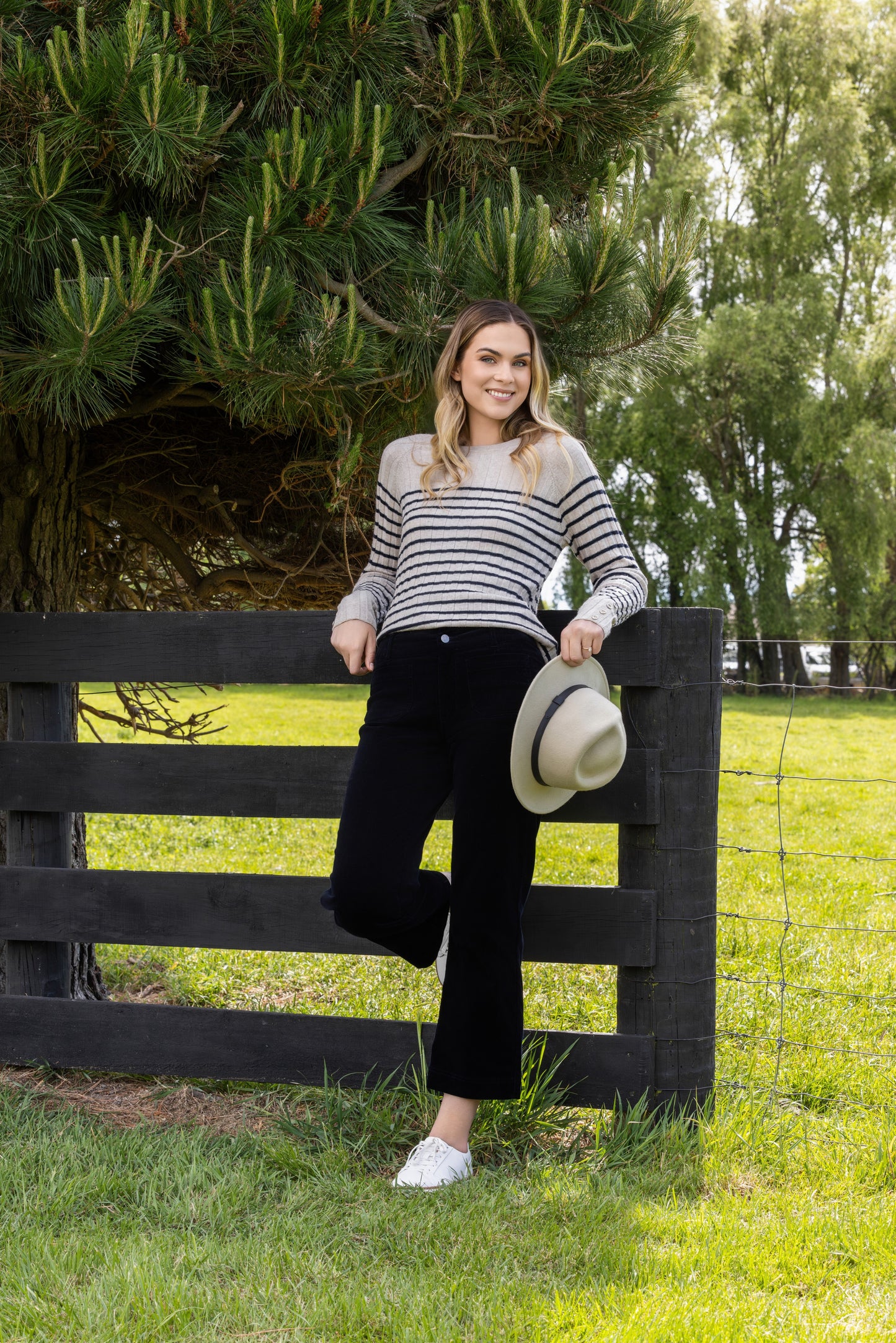 Vassalli - Round Neck Ribbed Knit Jumper | Oalmeal 1071