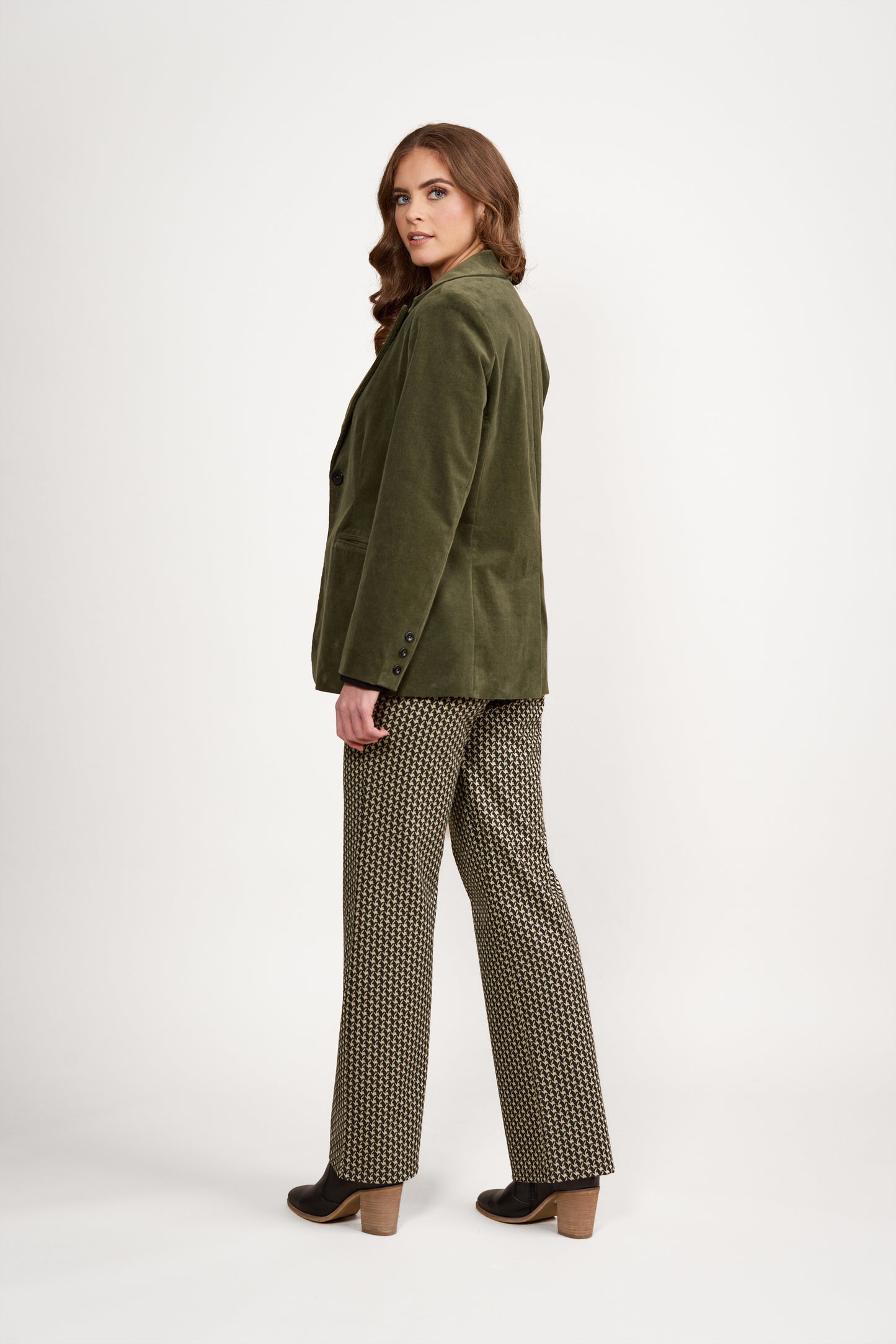 Vassalli - Shaped Pinwale Cord Blazer | Deep Sage 2063M