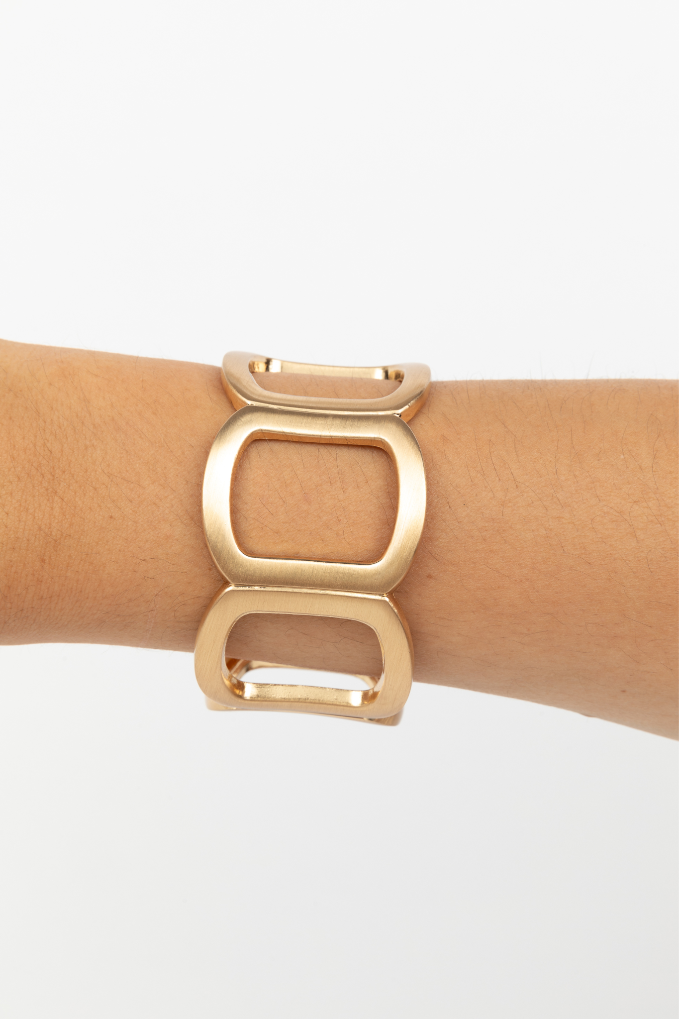 Holiday - Arches Bangle Gold | HL24316