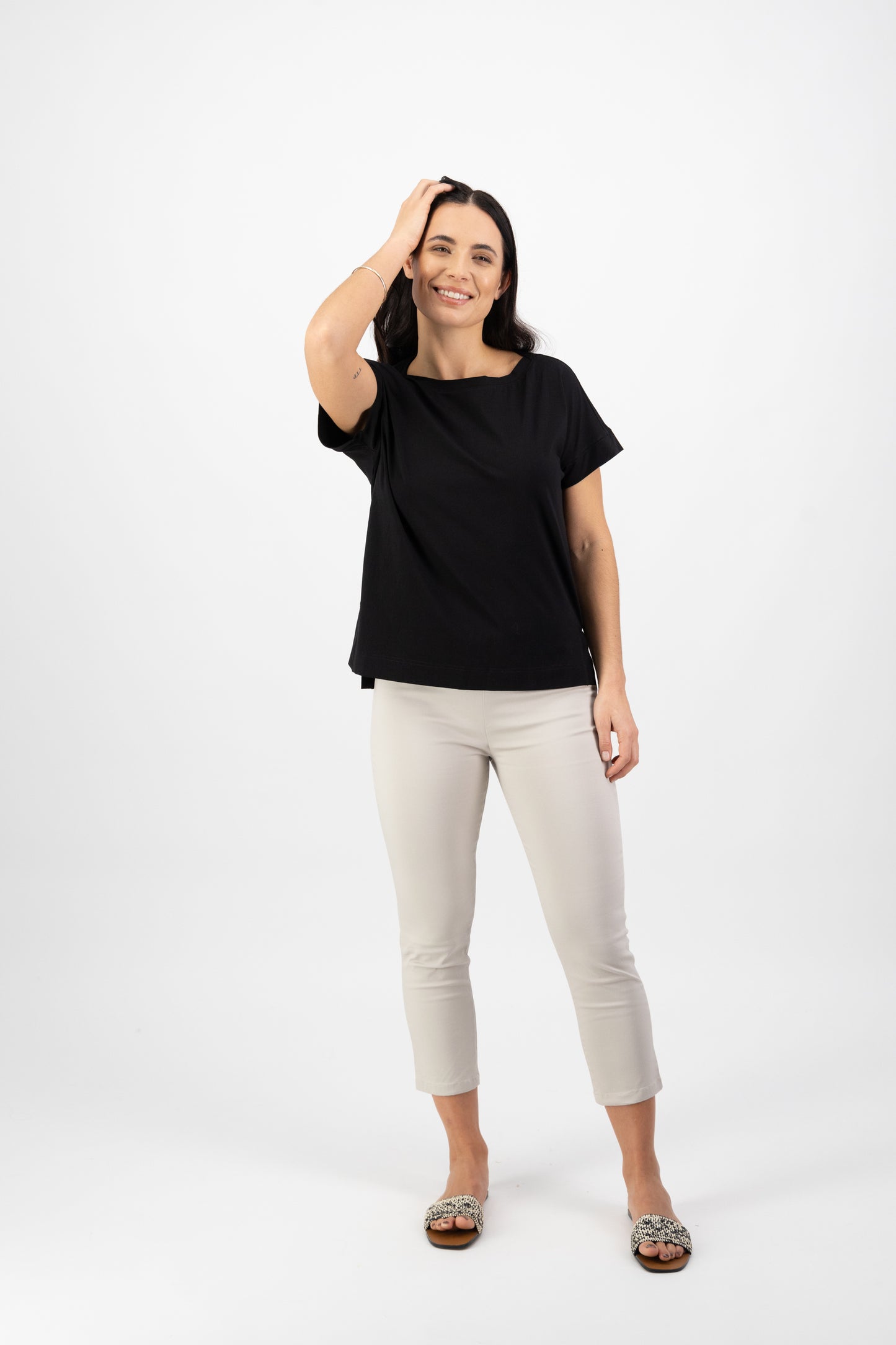 Vassalli - Drop Sleeve Top with Stepped Hem - Black | V4363