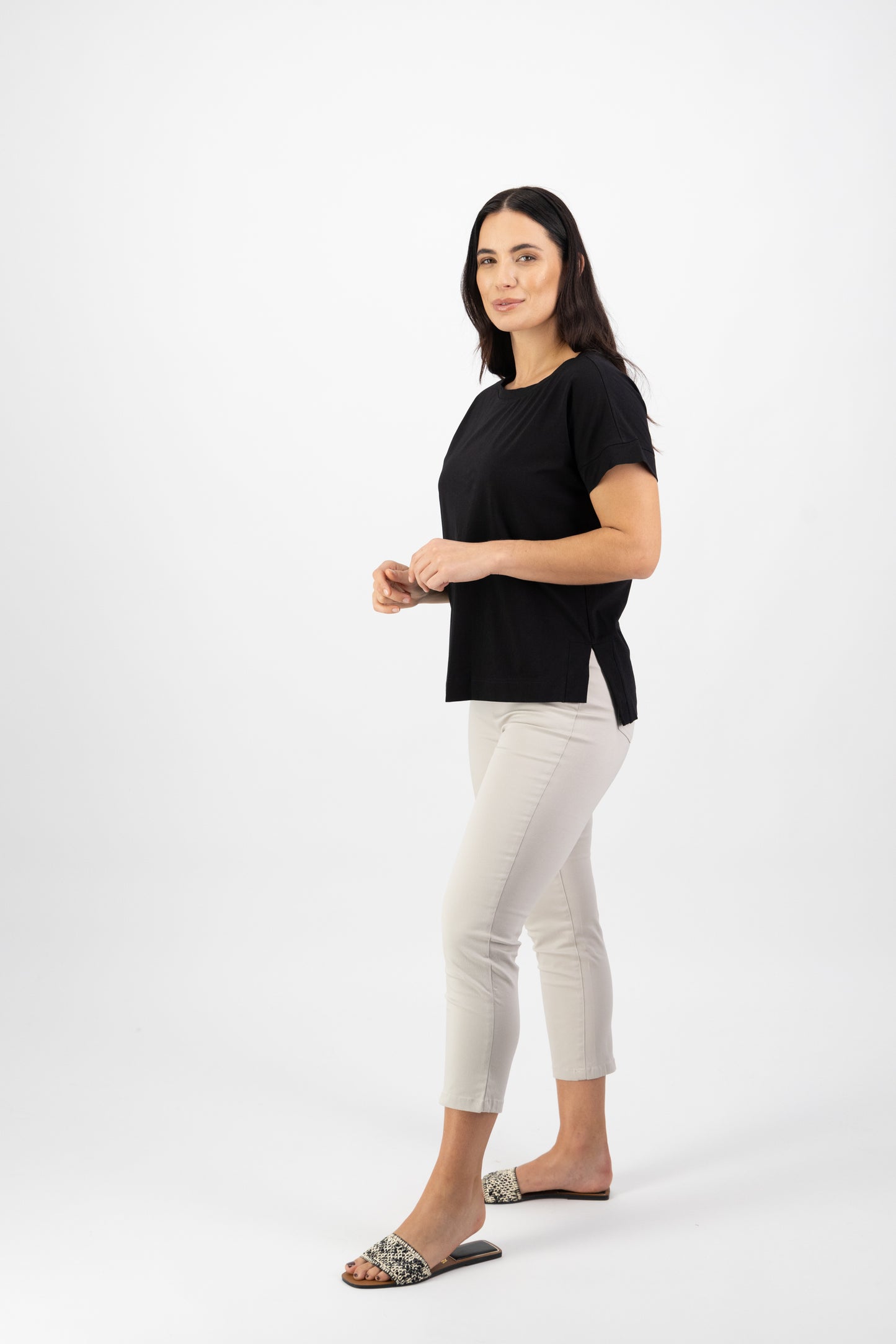 Vassalli - Drop Sleeve Top with Stepped Hem - Black | V4363