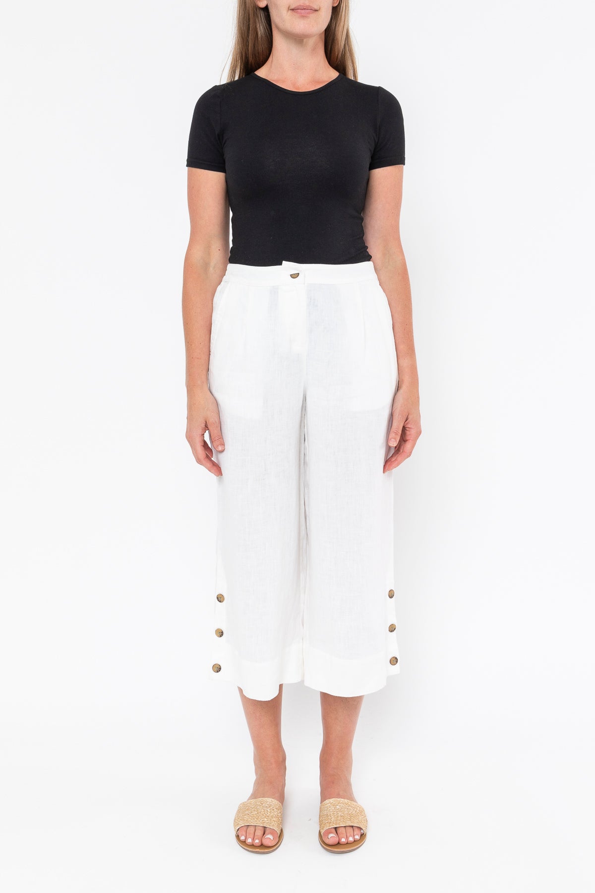 Jump - 3/4 Button Detail Pant White | J7046A