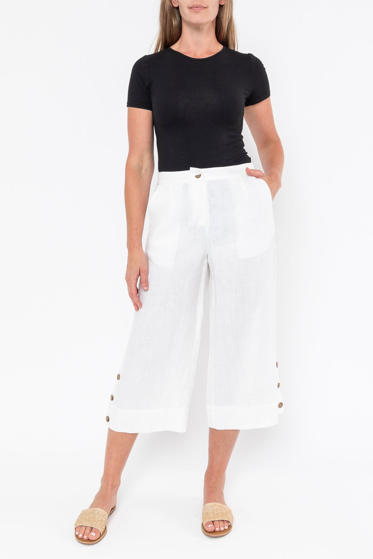 Jump - 3/4 Button Detail Pant White | J7046A