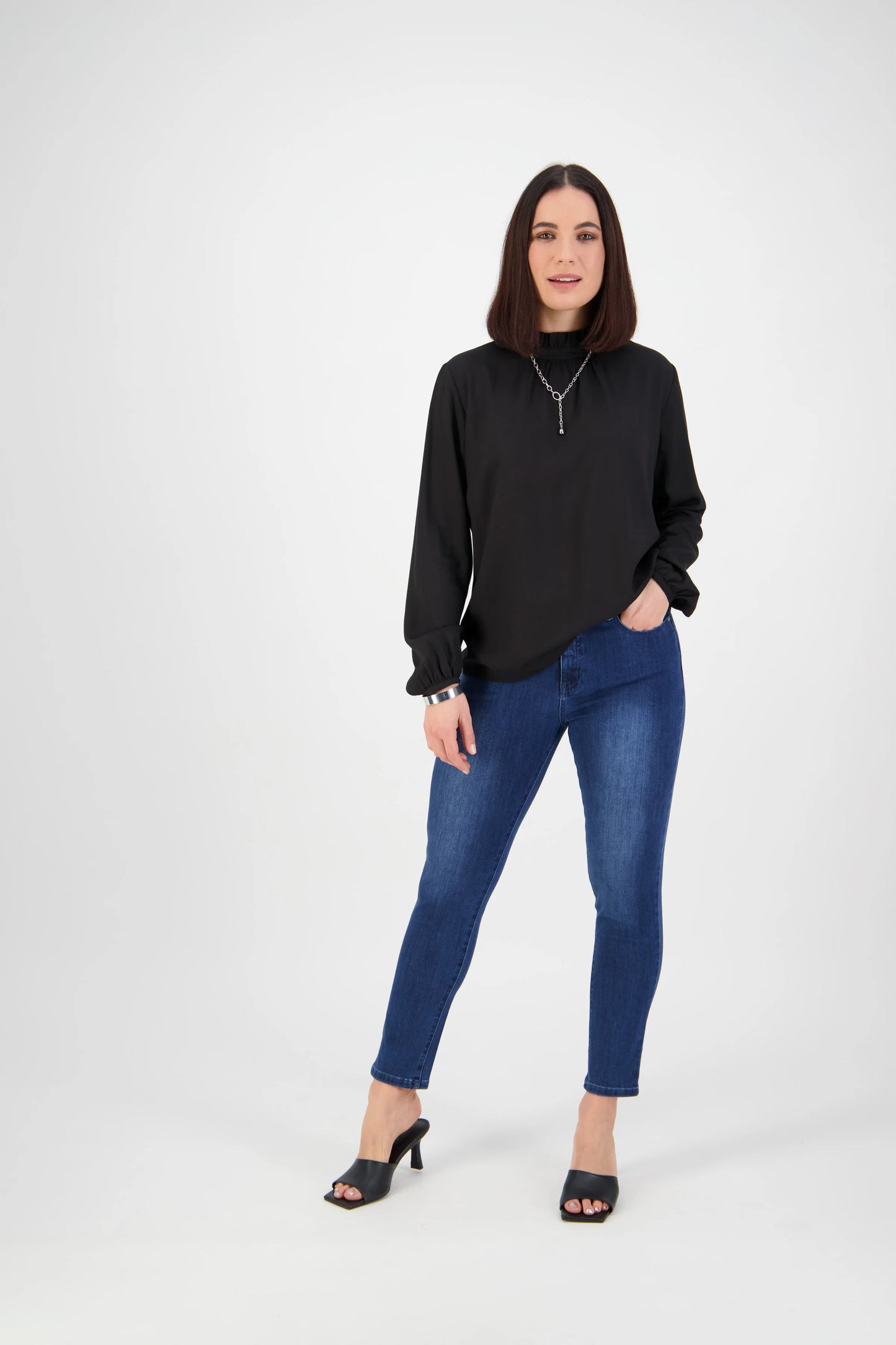 Vassalli - Skinny Leg Ankle Grazer Jean Blue Denim | V5744