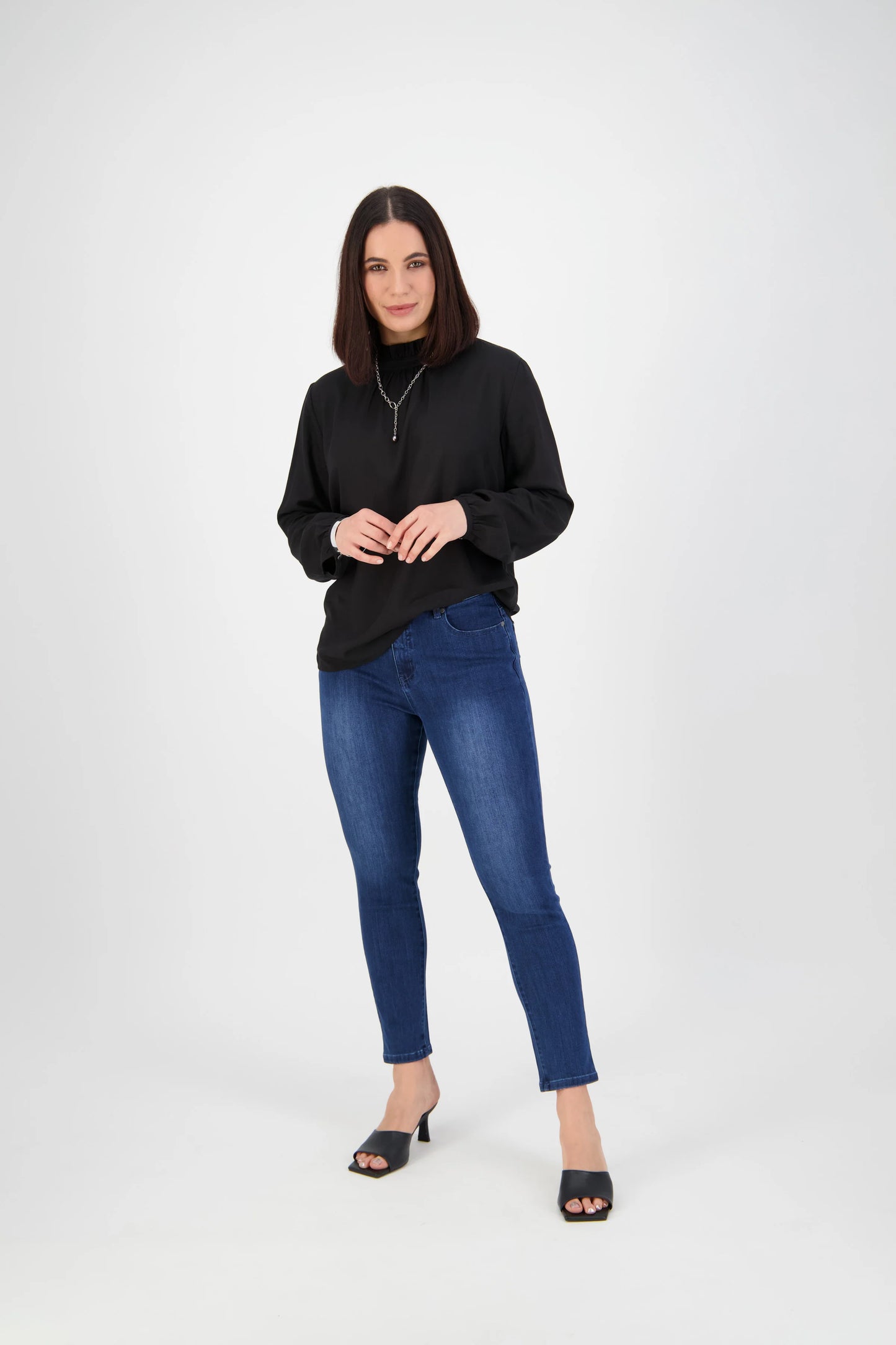 Vassalli - Skinny Leg Ankle Grazer Jean Blue Denim | V5744