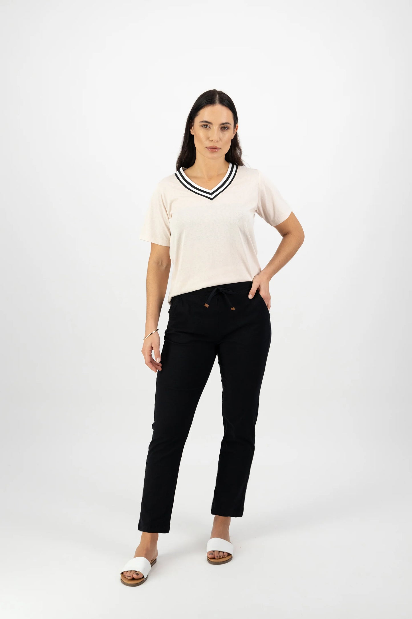Vassalli - Ankle Grazer Slim Leg Elastic Waist Pant - Black 5791