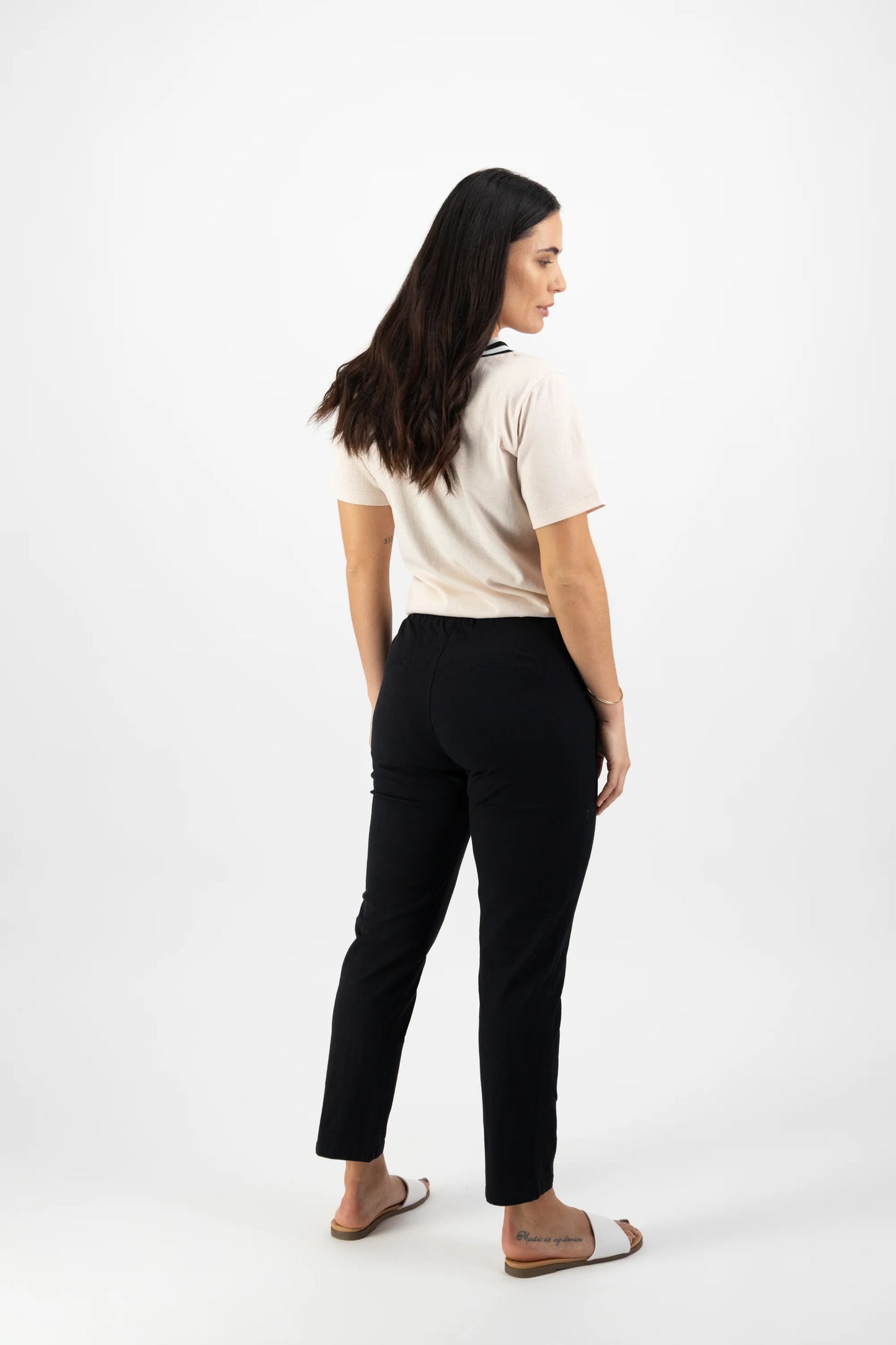 Vassalli - Ankle Grazer Slim Leg Elastic Waist Pant - Black 5791