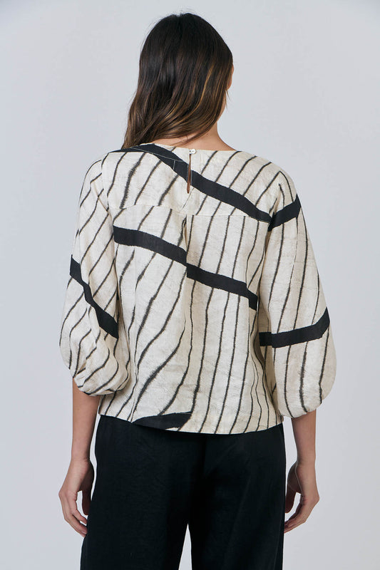 Naturals - Round-Neck Linen Blouse GA537