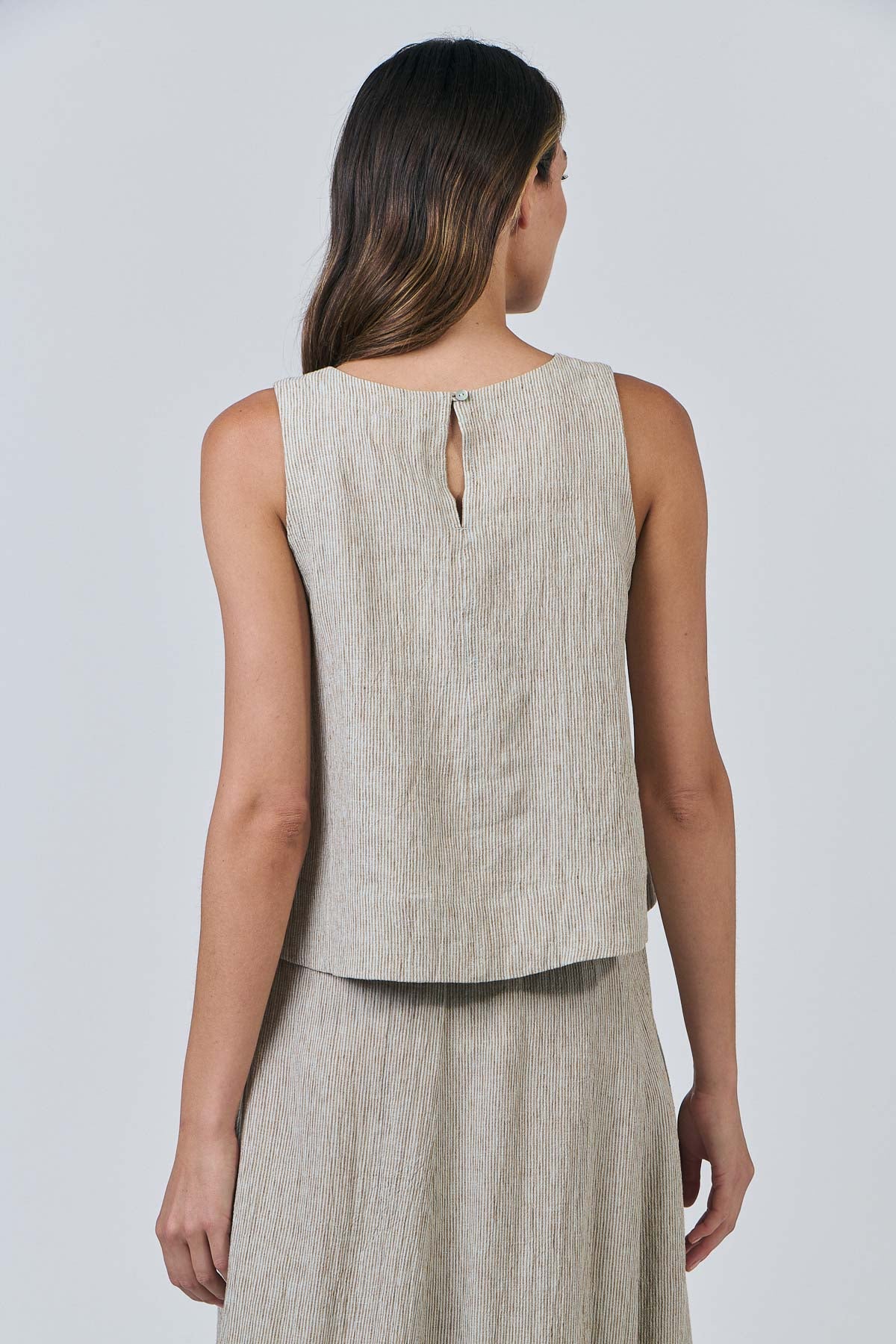 Naturals - Linen Keyhole Back Top / GA561 Blister