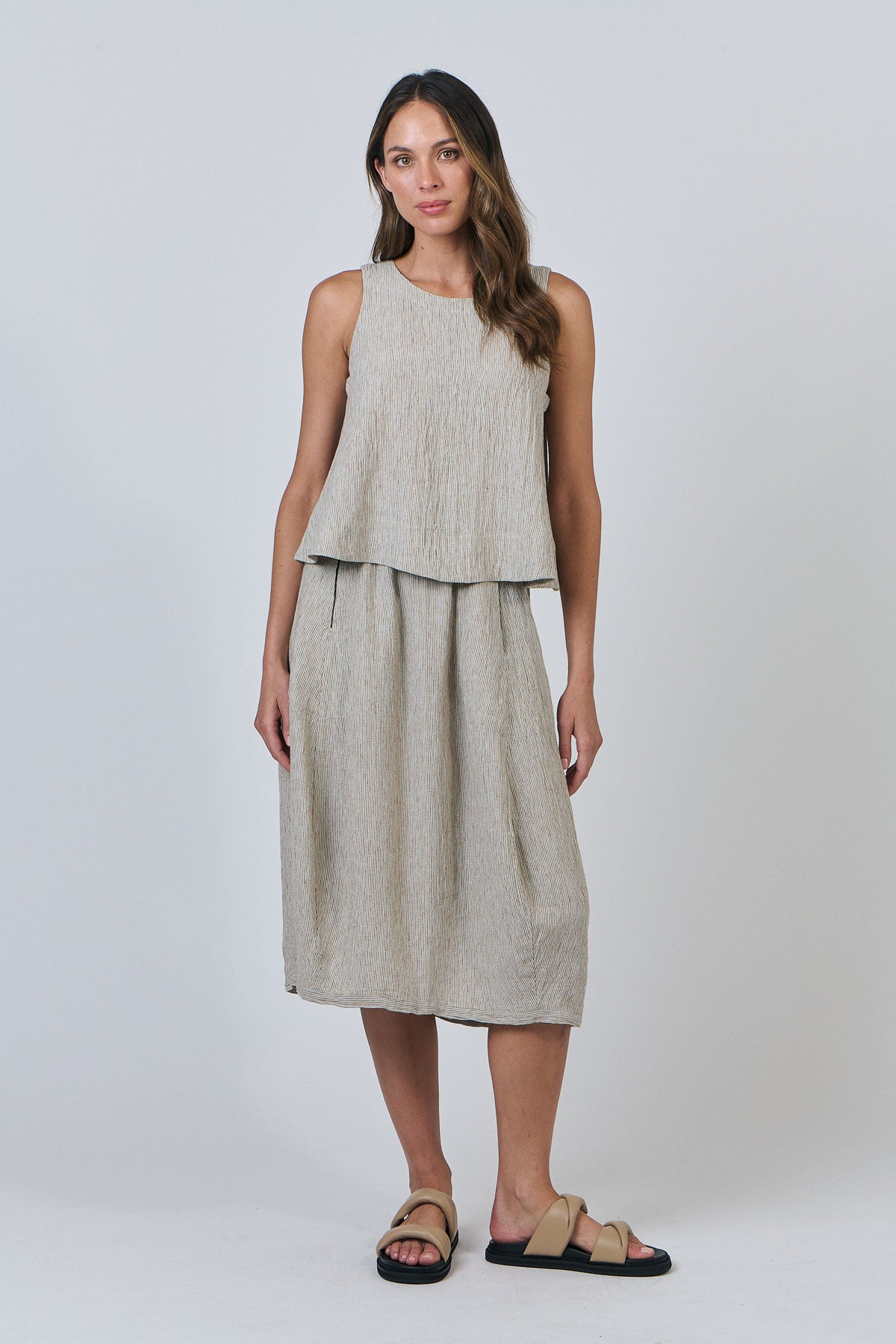 Naturals - Linen Keyhole Back Top / GA561 Blister