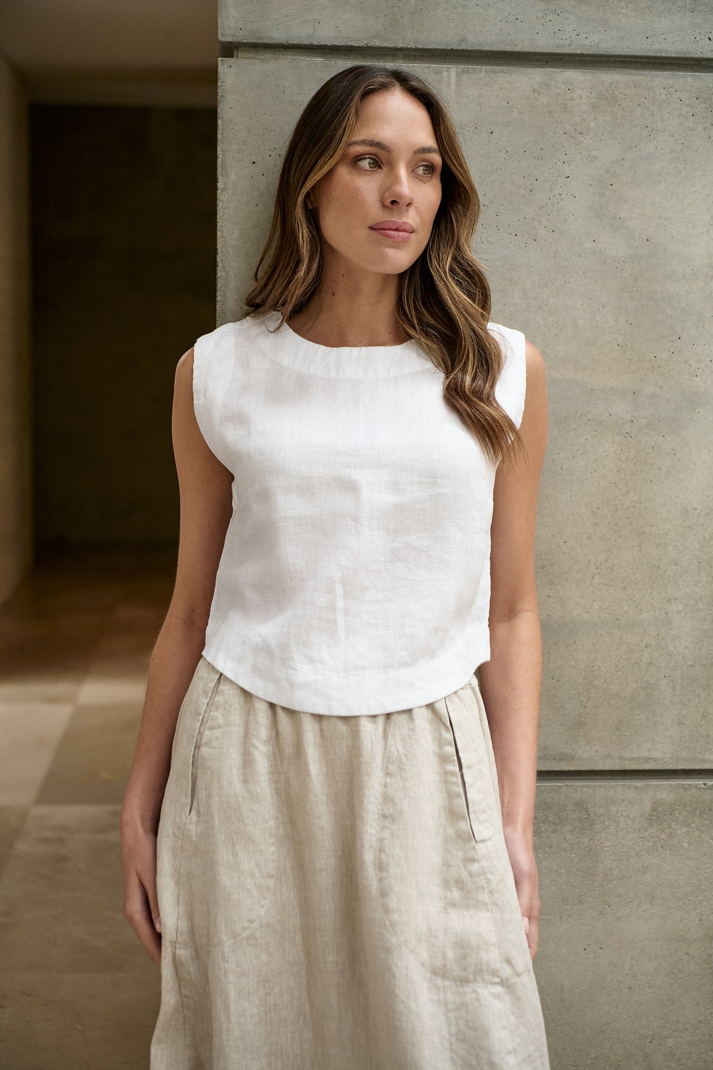 Naturals - Linen Sleeveless Round Neck Top / White GA581
