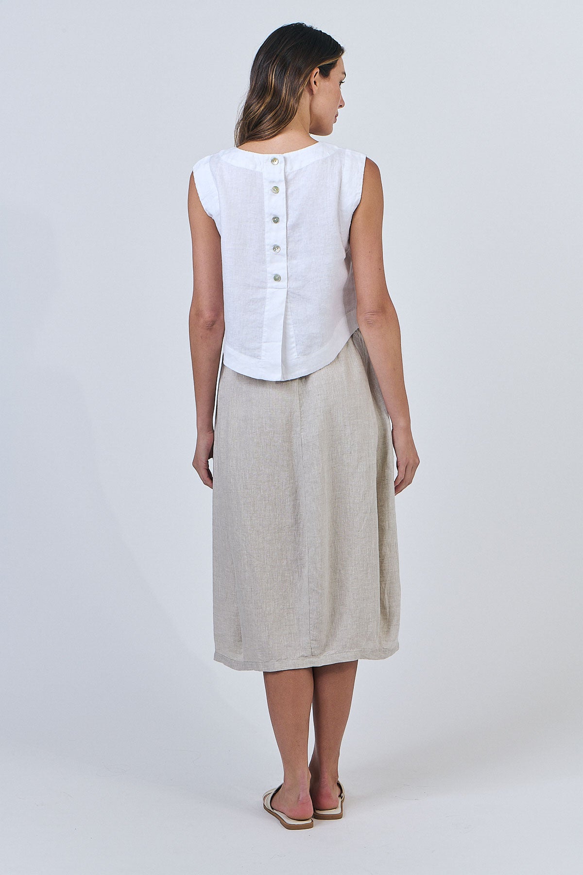 Naturals - Linen Sleeveless Round Neck Top / White GA581