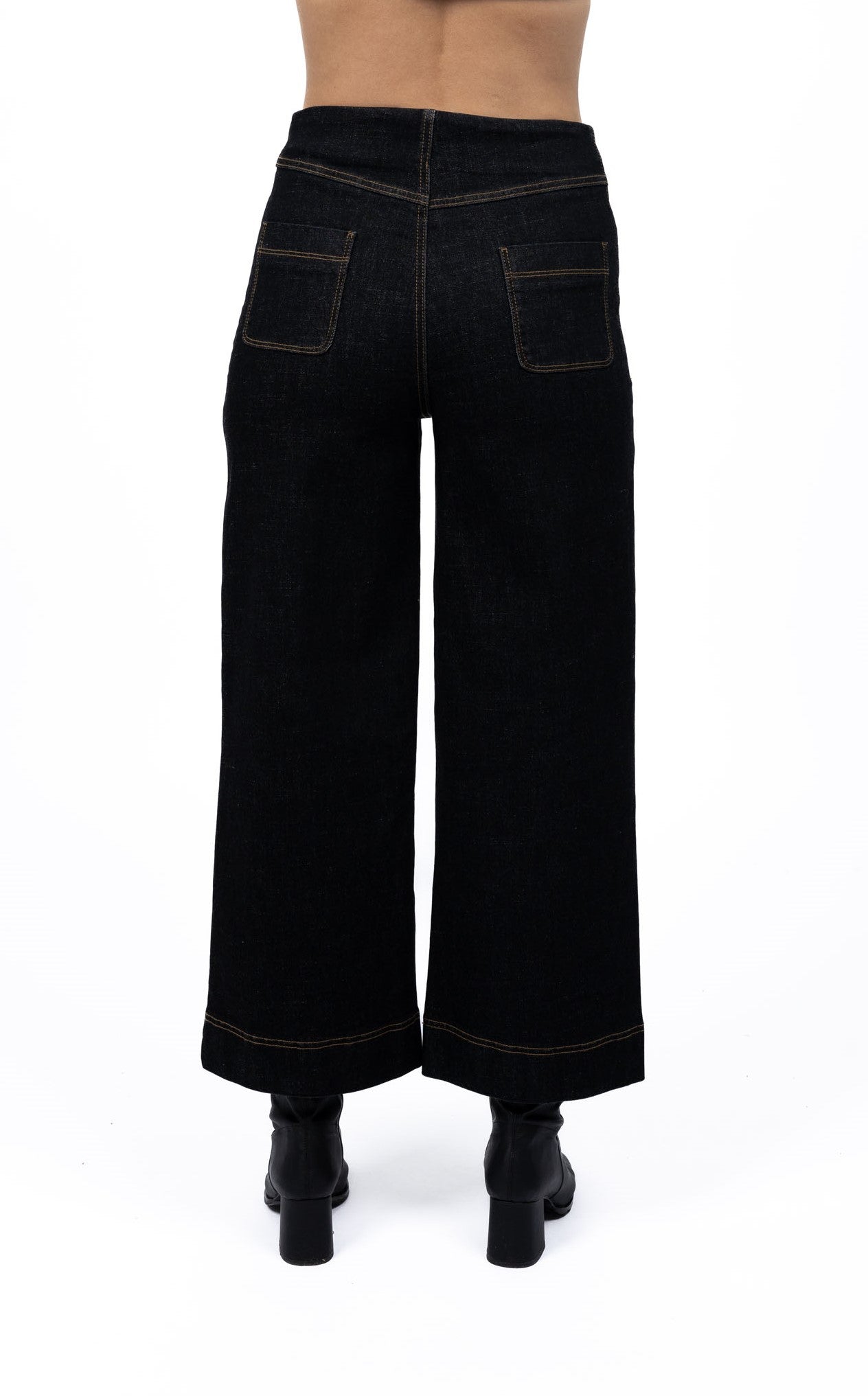 Humidity - Fleetwood Jean | HW25304