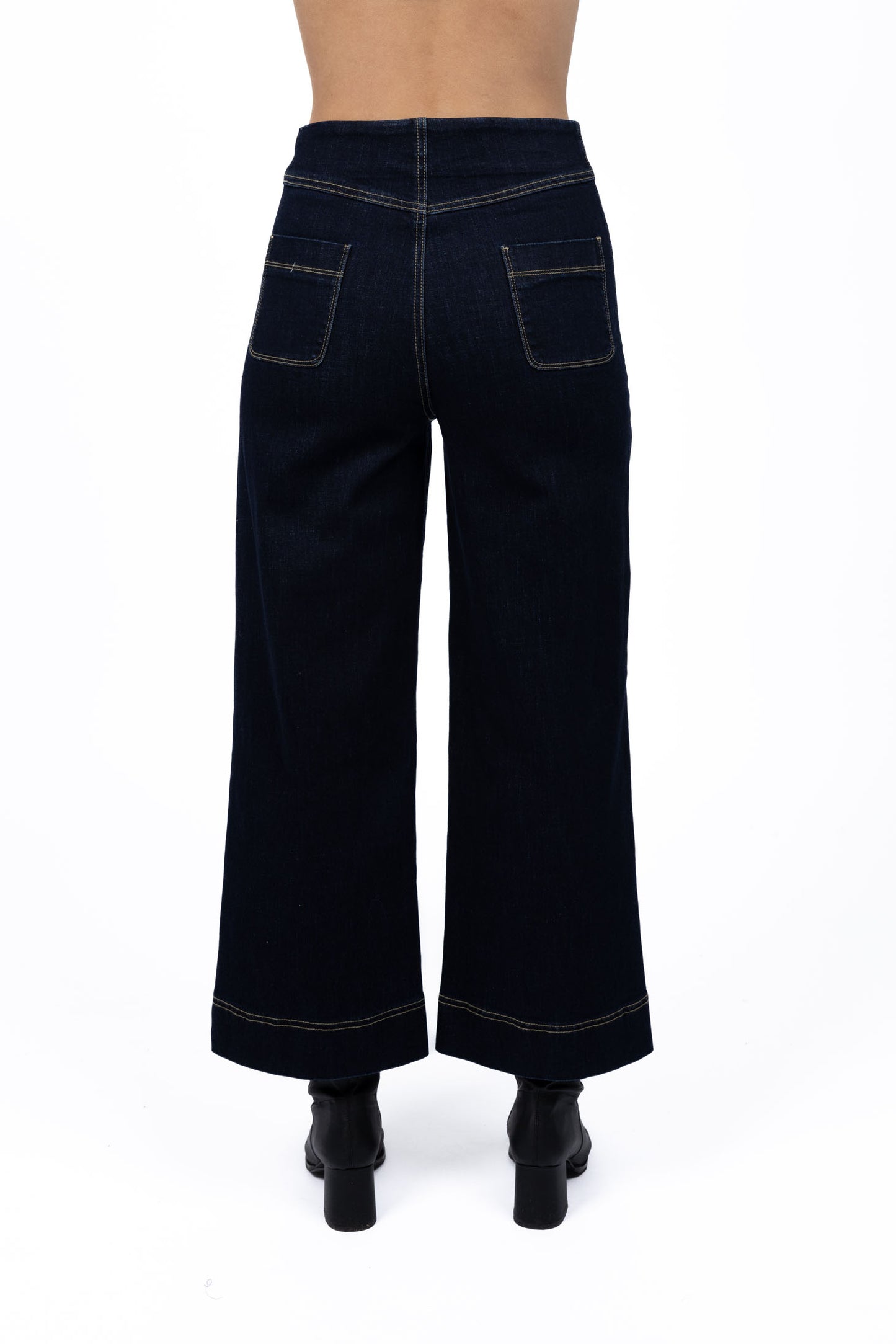 Humidity - Fleetwood Jean | HW25304
