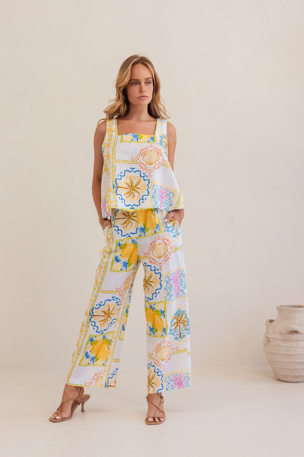 Kaleido - 100% Linen Square Nk Tank K79