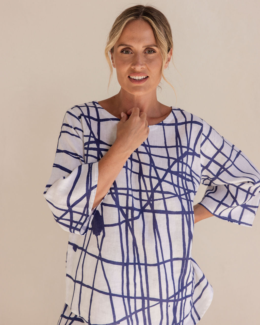 See Saw - 100% Linen 3/4 Sleeve Top SS402D/W