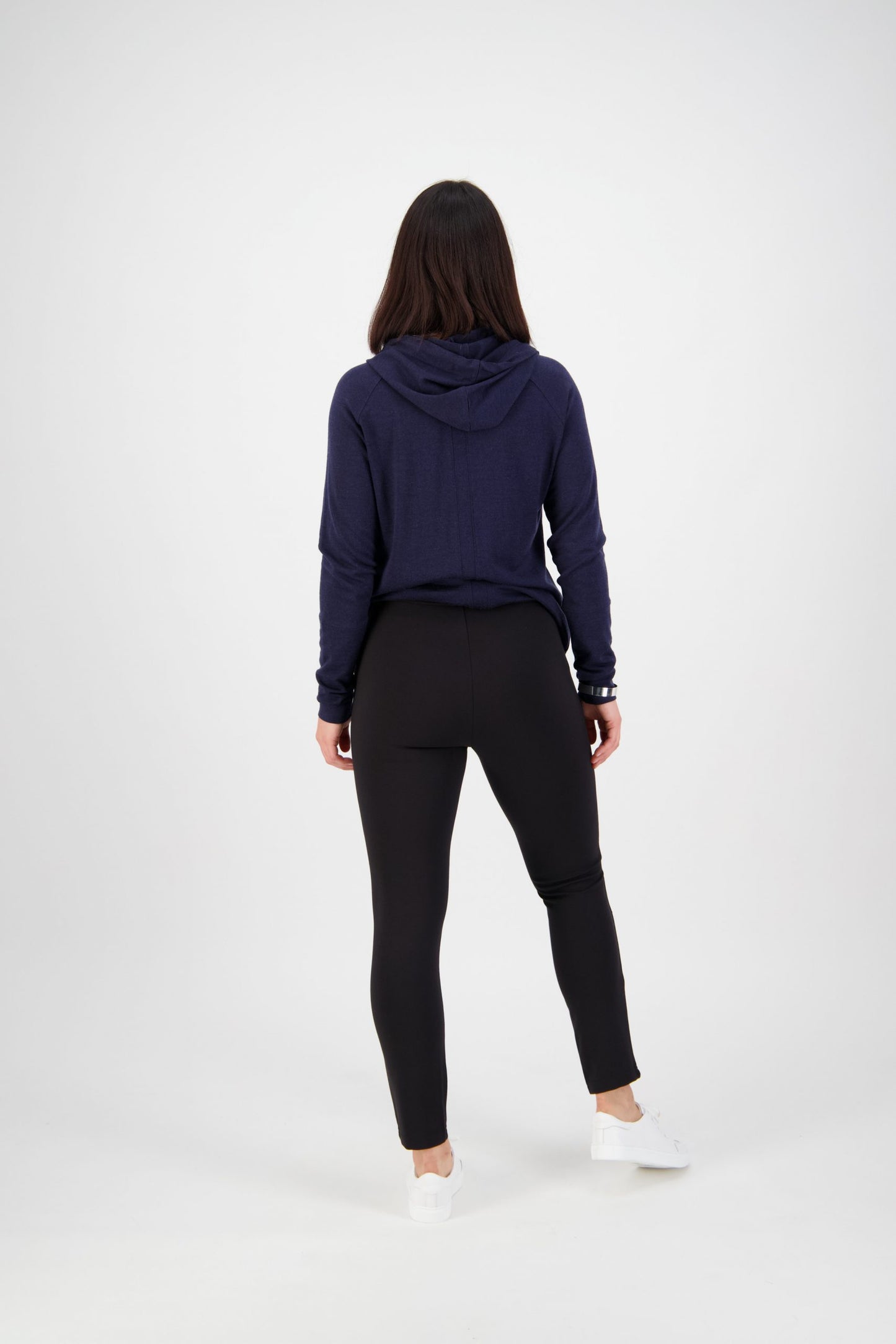 Vassalli Skinny Leg Ankle Grazer Ponti Pull On Black | V12105