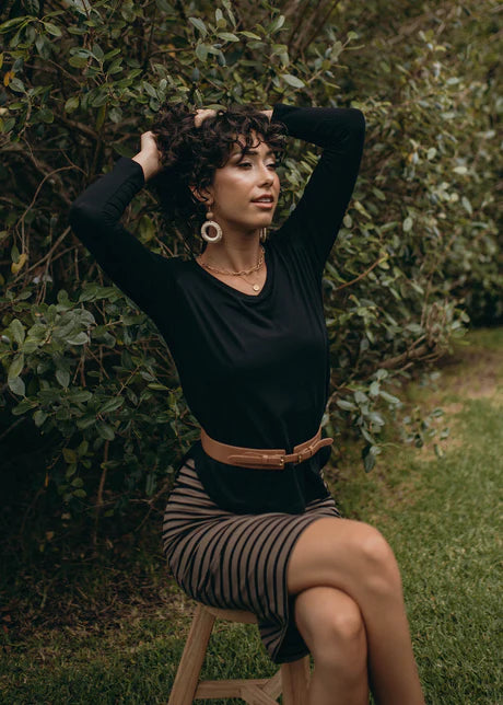 Lou Lou Sia V Neck Top Black | LOU19NB062