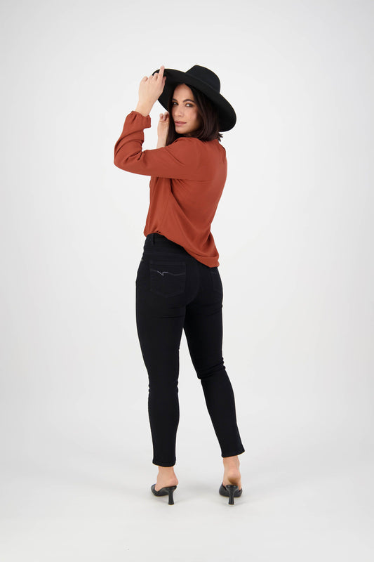 Vassalli Skinny Leg Ankle Grazer Jean | Black Denim V5744