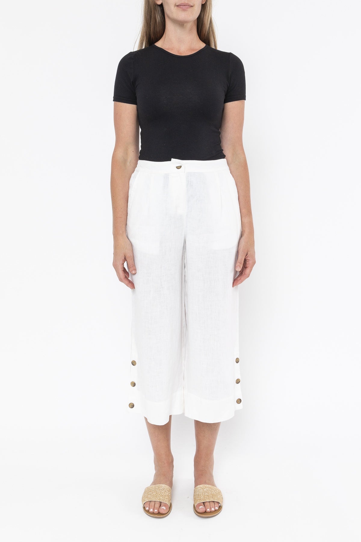Jump - 3/4 Button Detail Pant White | J7046A