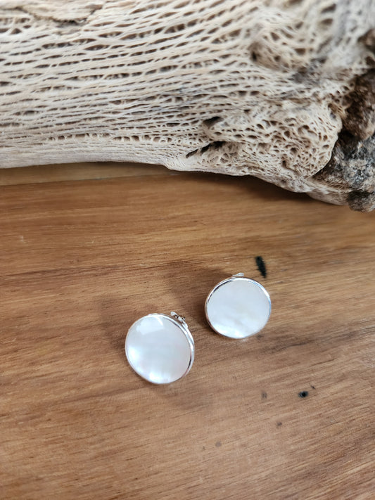 TMOVJ -White Mother of Pearl Shell Stud Earrings