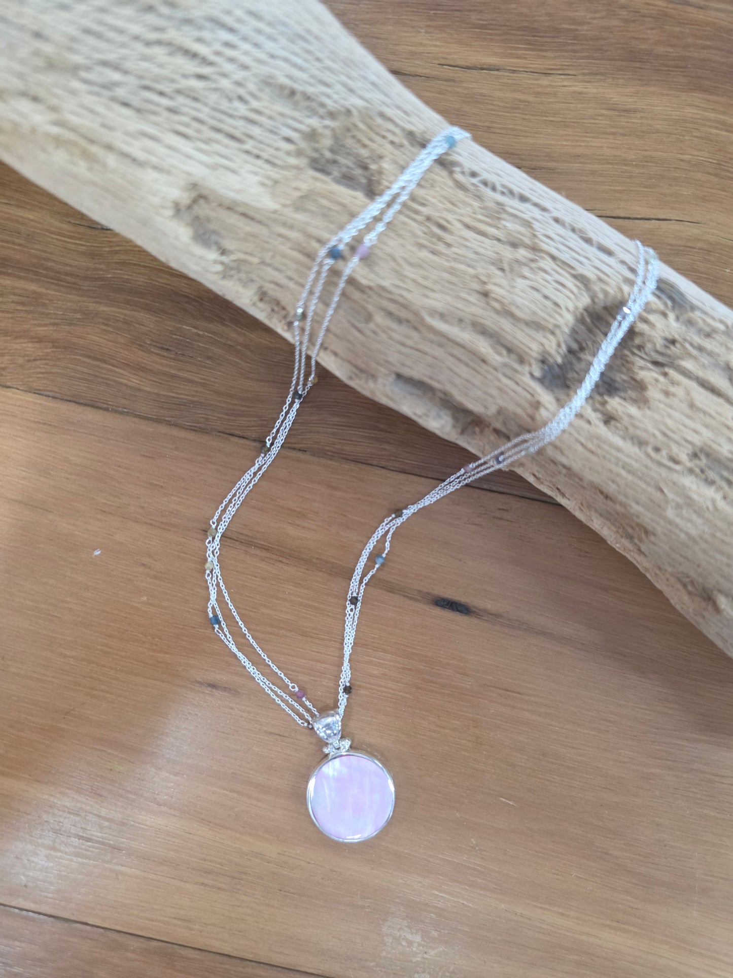 The Merchant of Venus Reversible Mother of Pearl Necklace