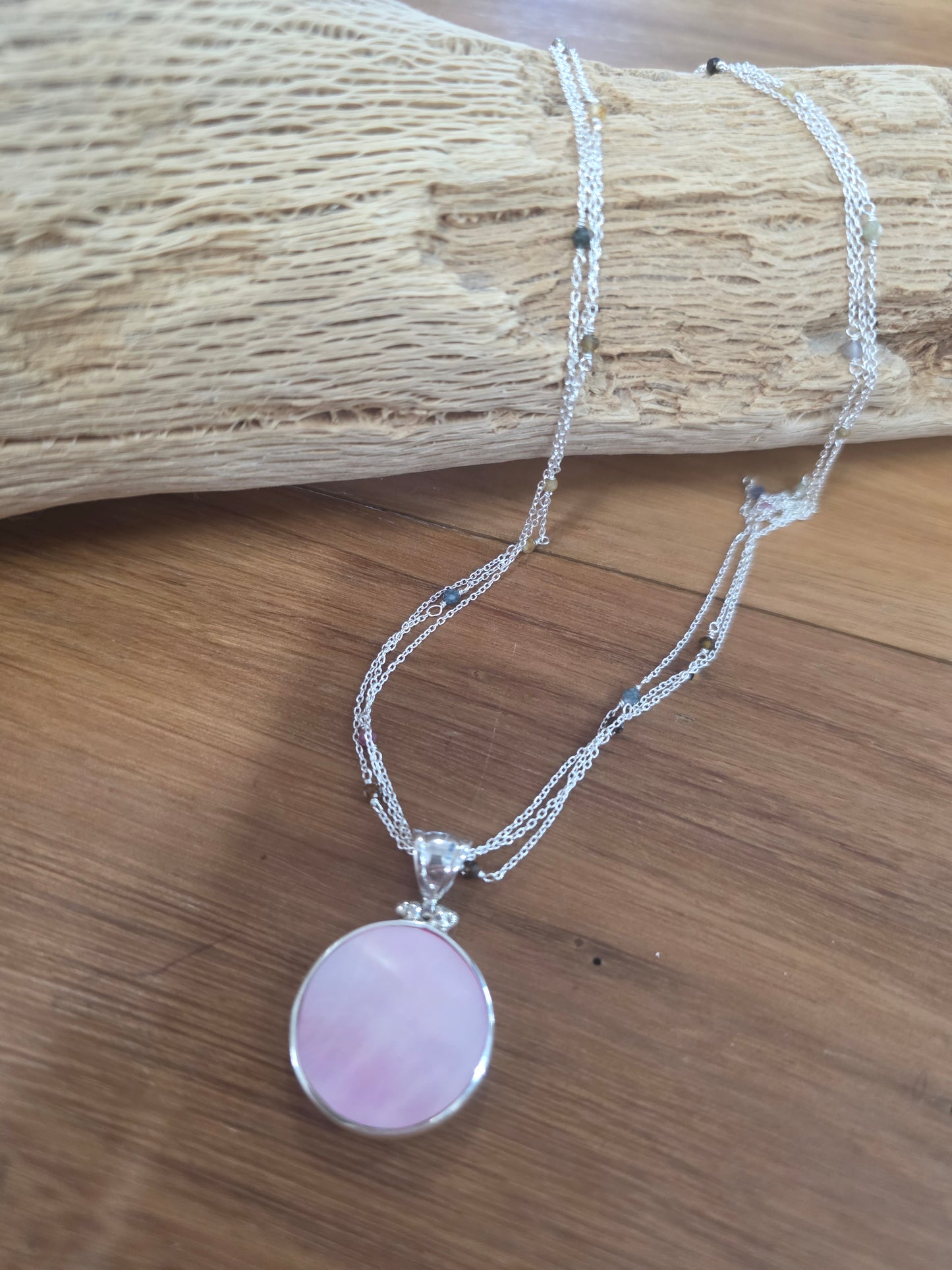 The Merchant of Venus Reversible Mother of Pearl Necklace