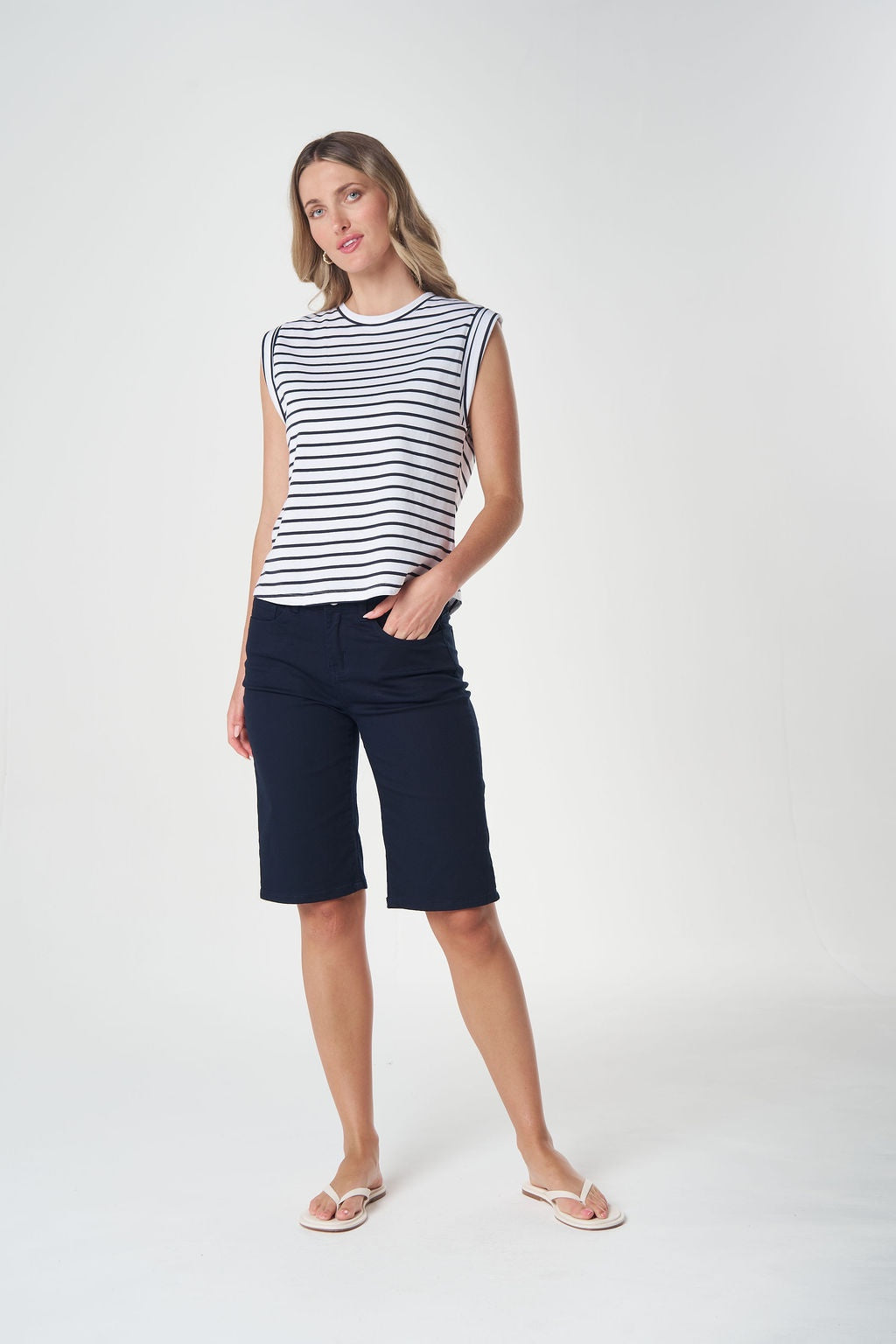 Goondiwindi Cotton - Sunset Cotton Muscle Tee | 3328