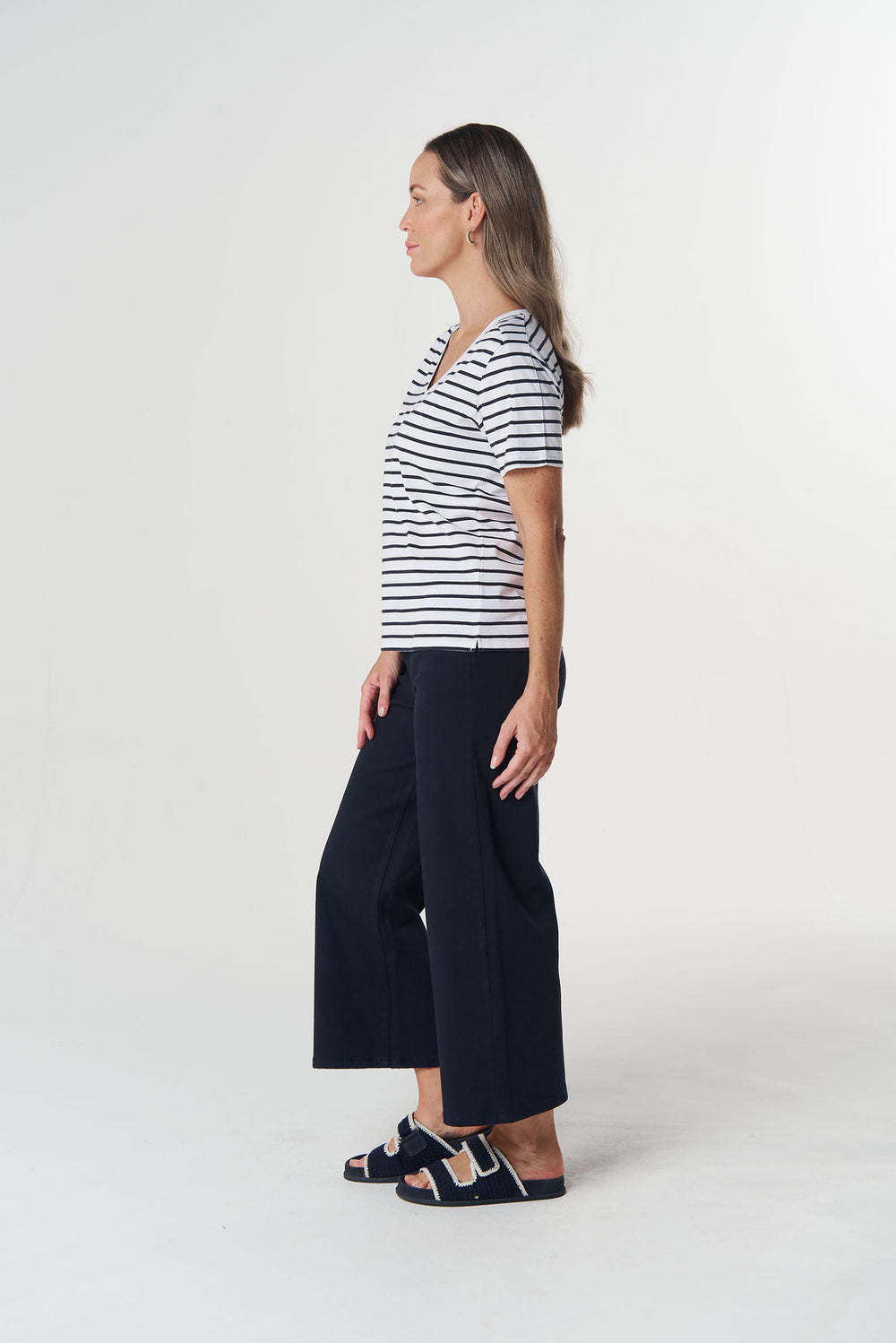 Goondiwindi Cotton - Heat V Neck Tee | 3331