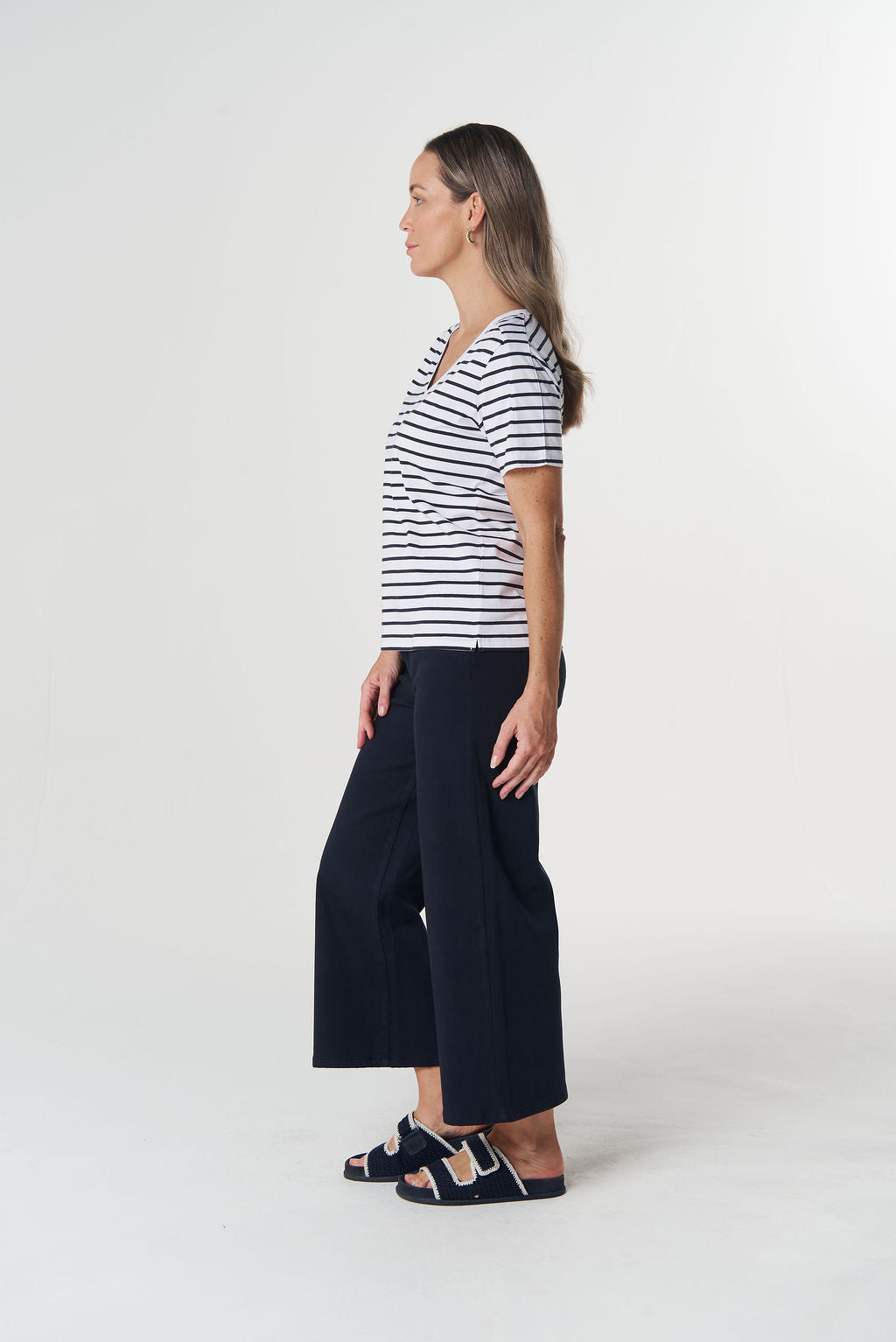 Goondiwindi Cotton - Heat V Neck Tee | 3331