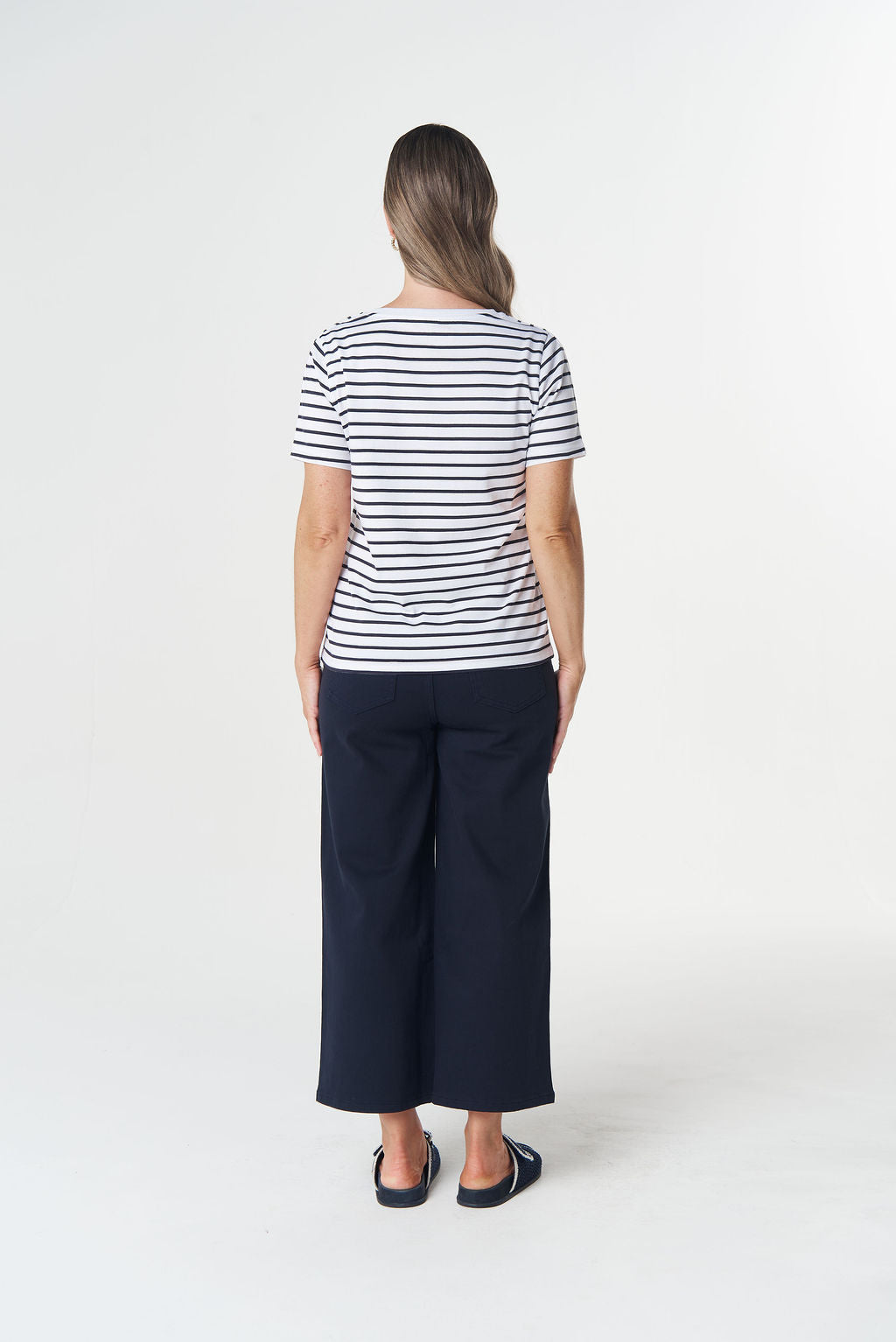 Goondiwindi Cotton - Heat V Neck Tee | 3331