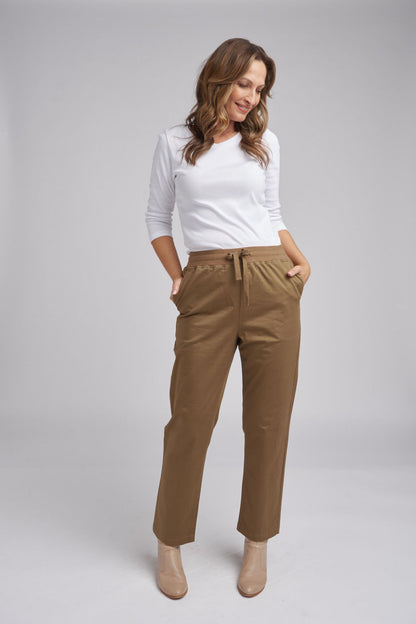 Goondiwindi Cotton - Relaxed Pant Brown | G5229