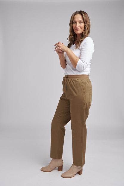 Goondiwindi Cotton - Relaxed Pant Brown | G5229