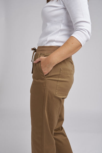 Goondiwindi Cotton - Relaxed Pant Brown | G5229