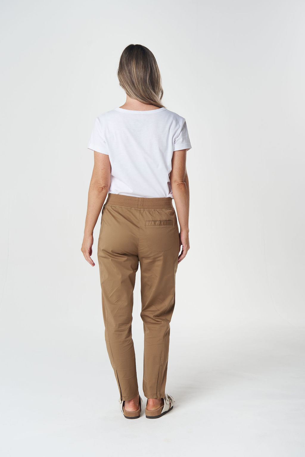 Goondiwindi Cotton - Vine Cropped Stretch Jogger | 5310