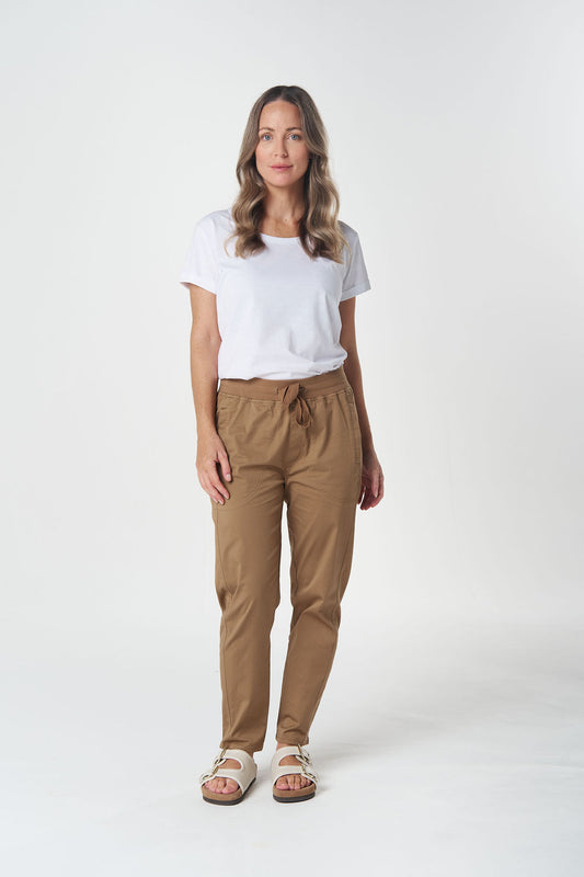 Goondiwindi Cotton - Vine Cropped Stretch Jogger | 5310