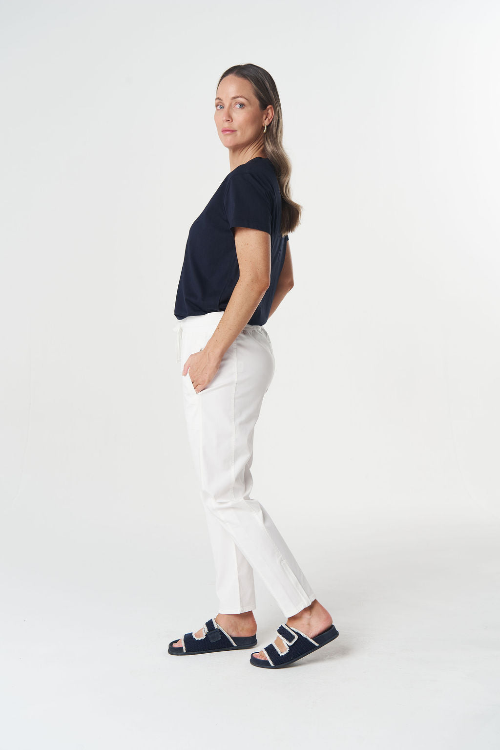 Goondiwindi Cotton - Vine Cropped Stretch Jogger | 5310