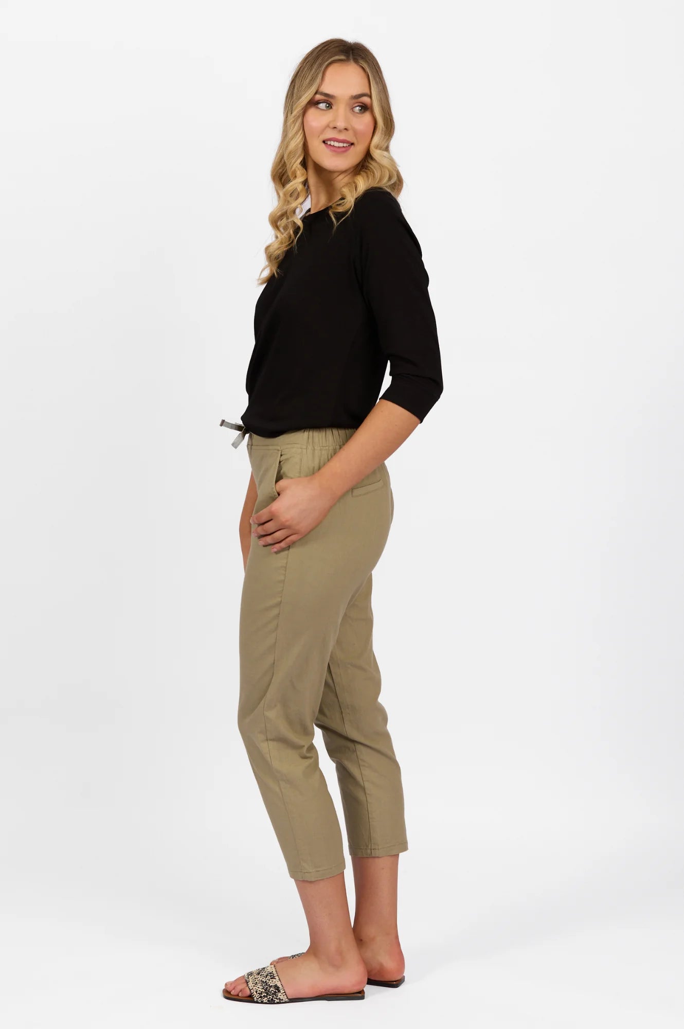 Vassalli - 7/8 Length Skinny Leg Elastic Waist Pant - Sage 5790