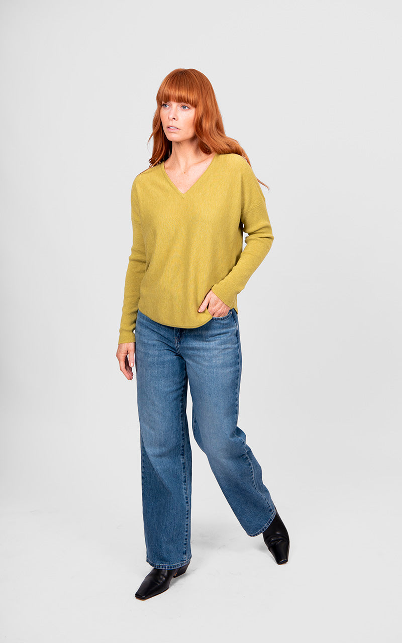 Bridge & Lord - Princess V Curved Hem Slim Fit BL6665