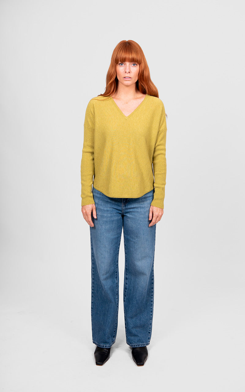 Bridge & Lord - Princess V Curved Hem Slim Fit BL6665