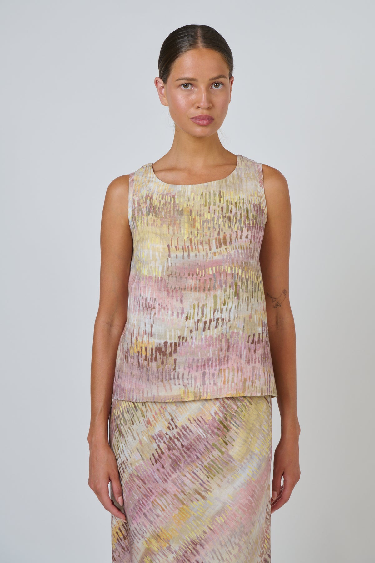 Naturals by O & J - Linen Sleeveless Top | GA506