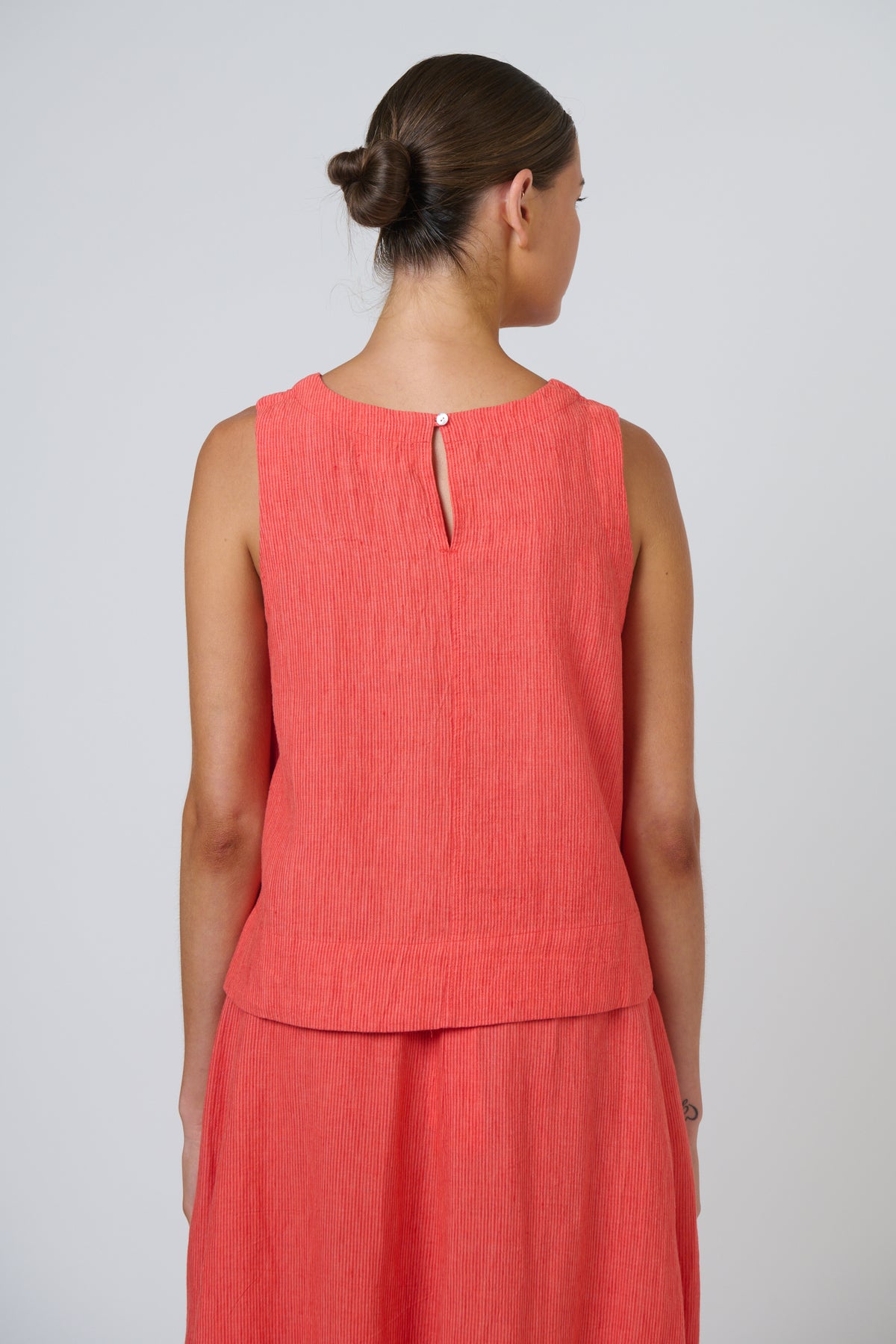 Naturals by O & J - Linen Sleeveless Top | GA561
