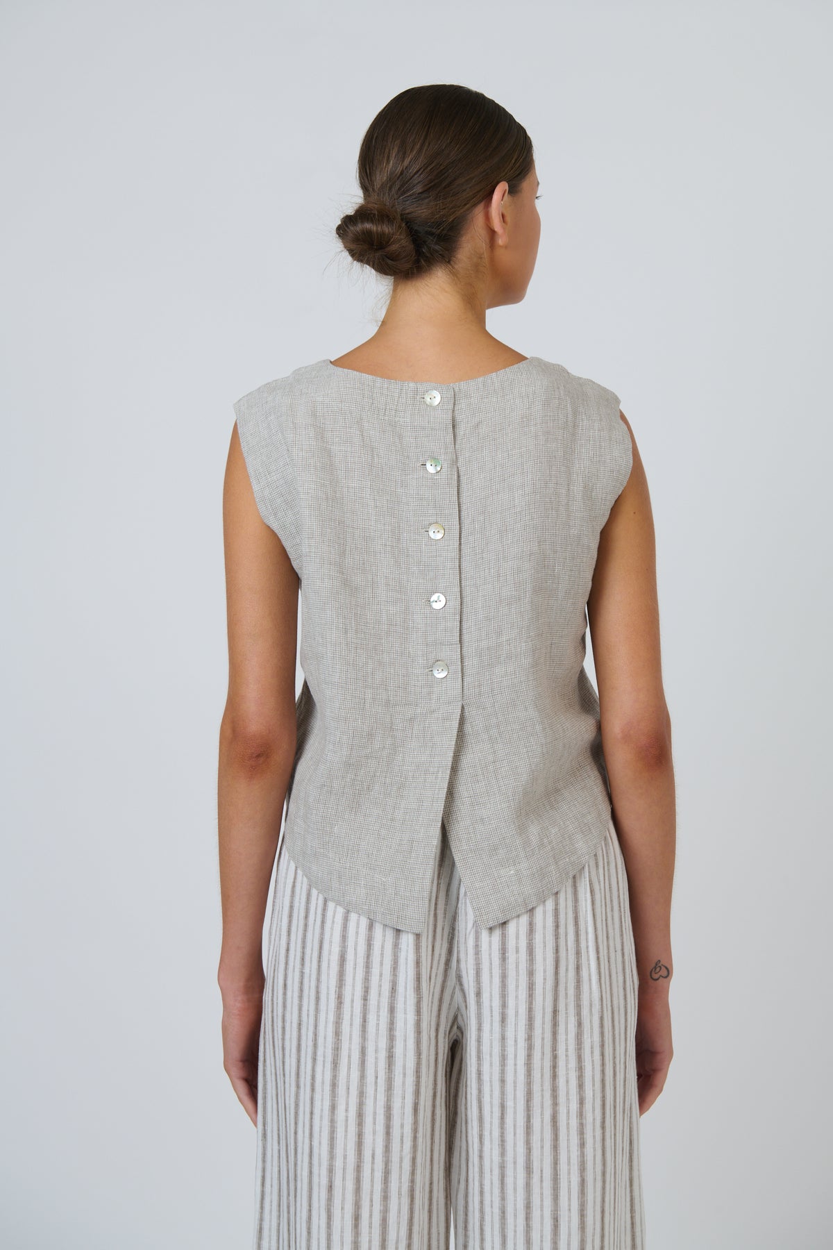 Naturals by O & J - Linen Sleeveless Top | GA581