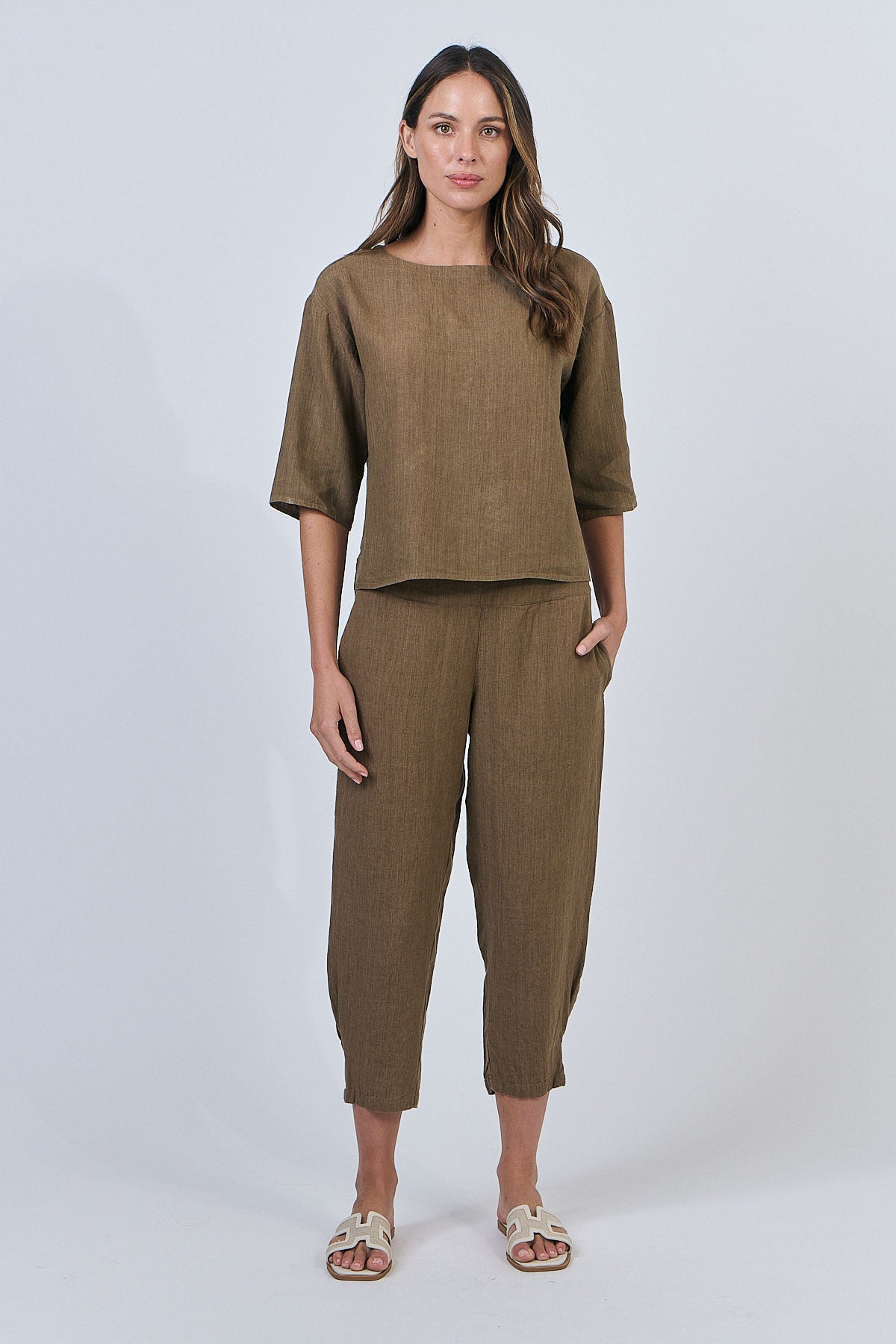 Naturals – Soft Linen Pullover Top / Tobacco GA584