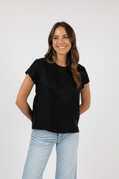 Humidity - Milano Tee Black | HS24225