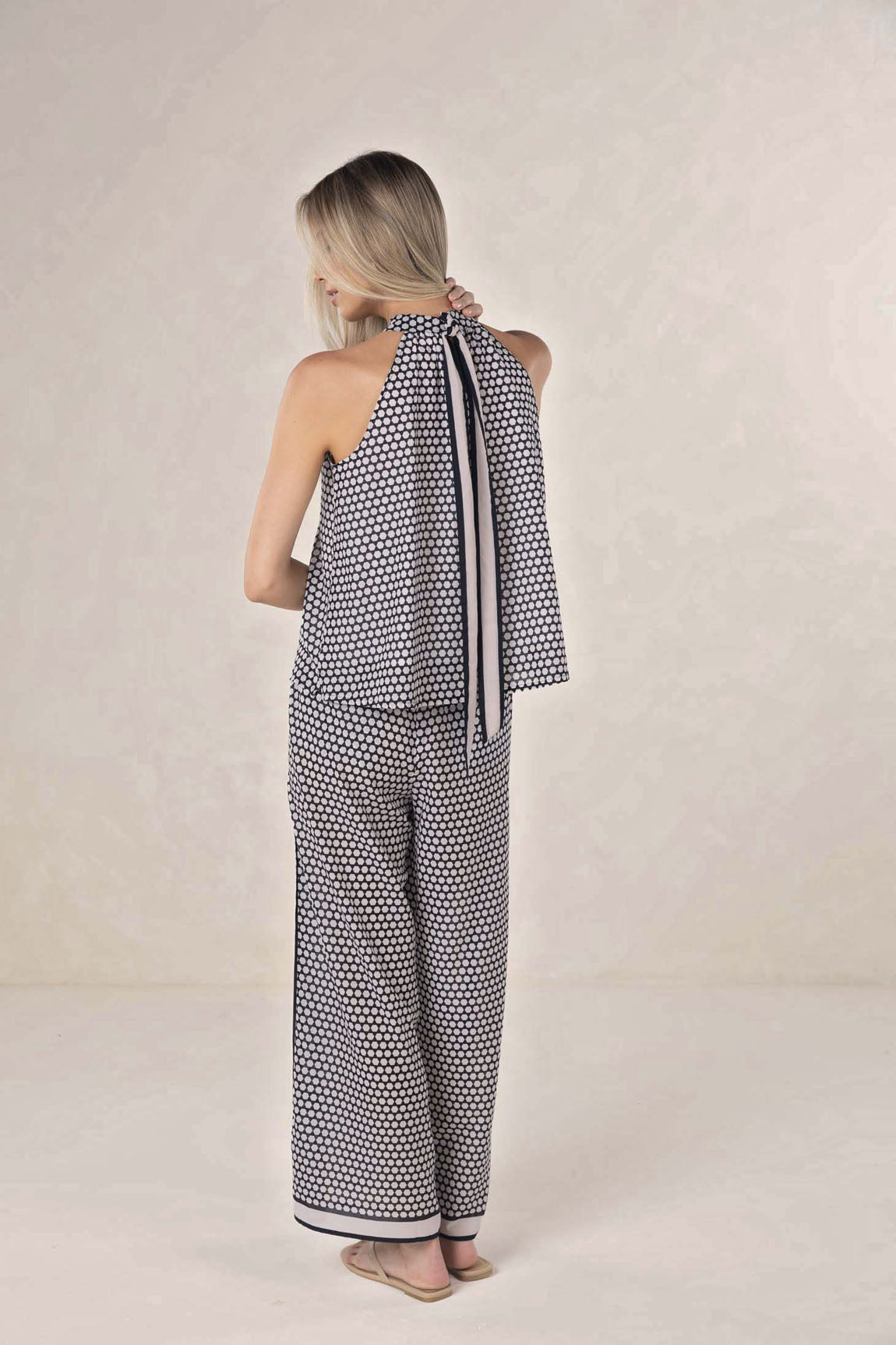 Humidity - Hexi Halter Top | HS26409