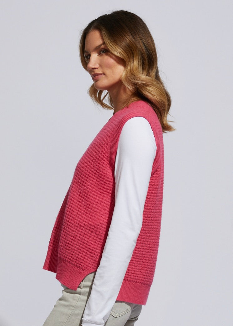 LD & CO - Textured Vest Fuchsia | LC6183